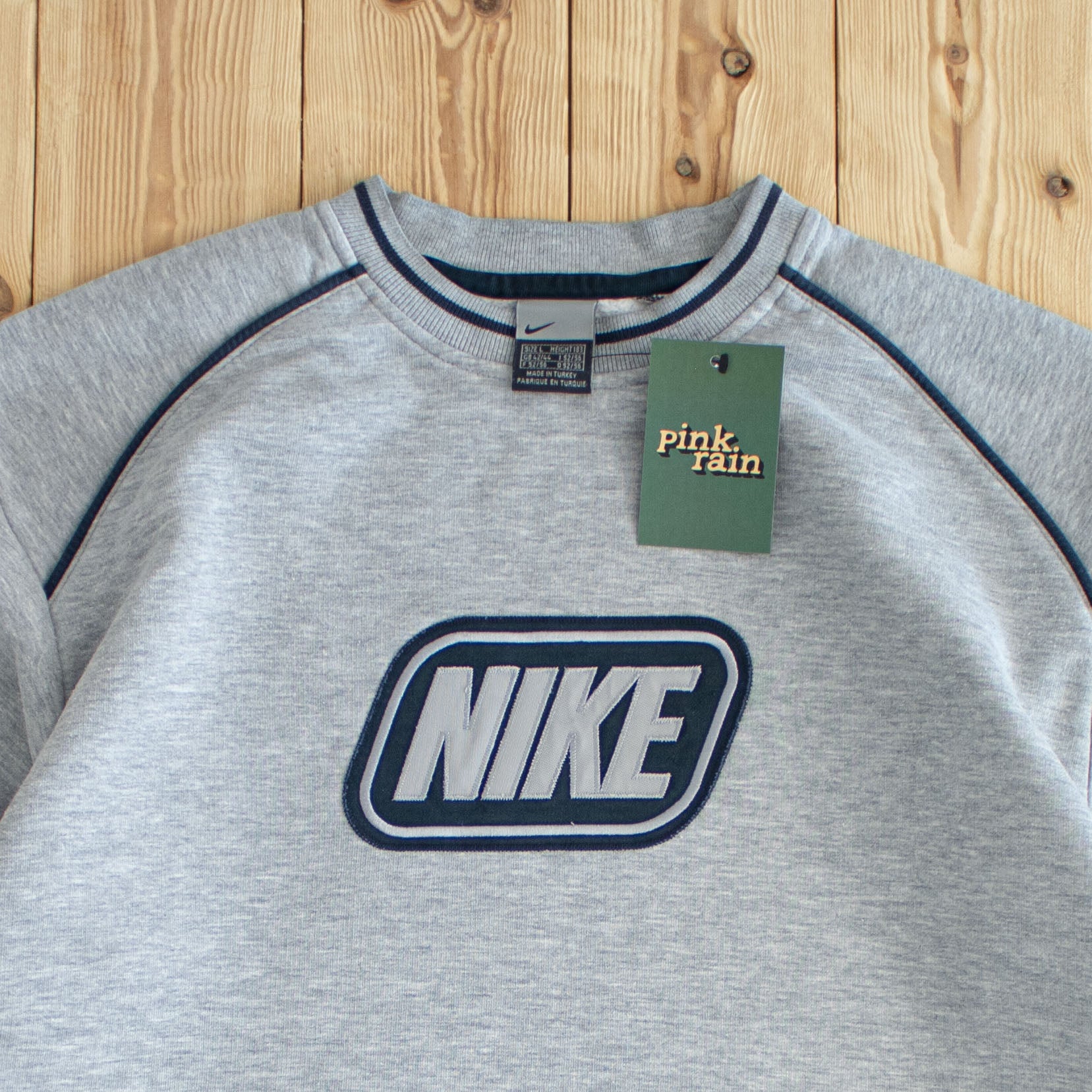 (L) Nike Spell Out Vintage Embroidered Sweatshirt Gray