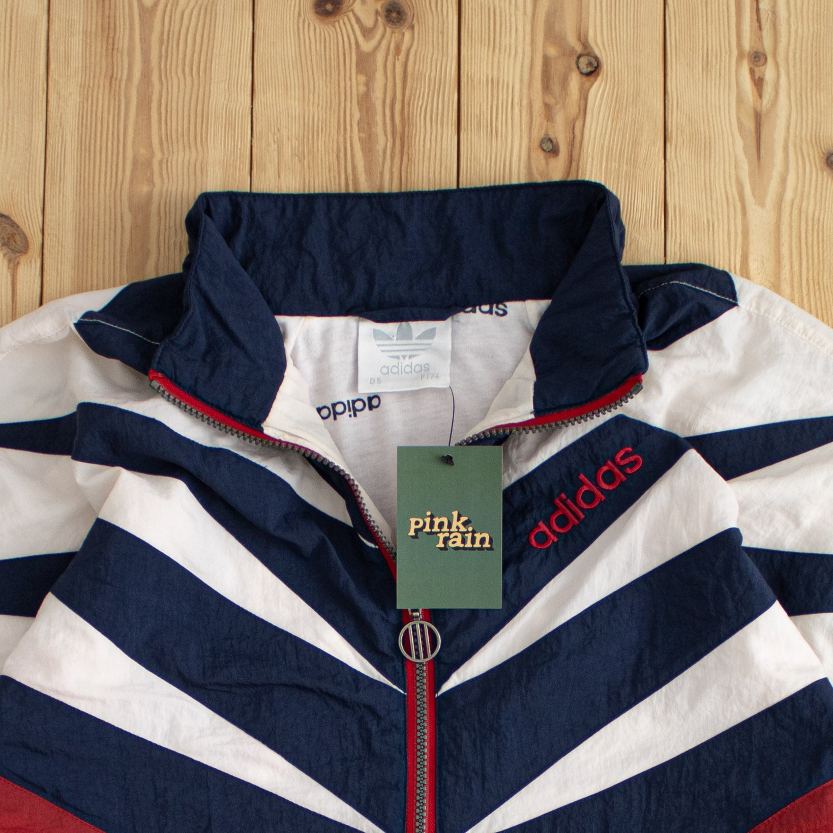 (M) Adidas Vintage Embroidered Jacket Red