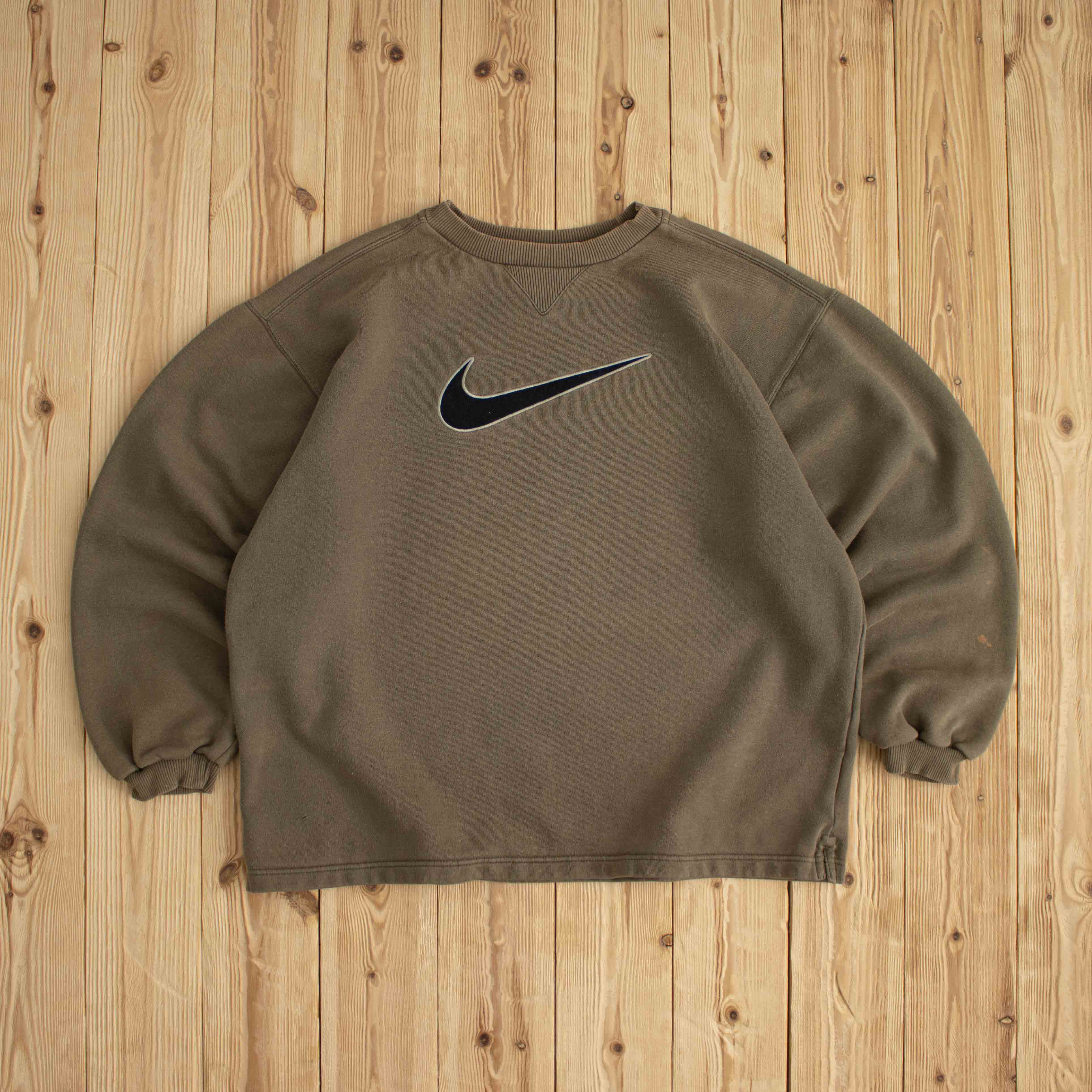 (M) Nike Swoosh Vintage Embroidered Sweatshirt Brown