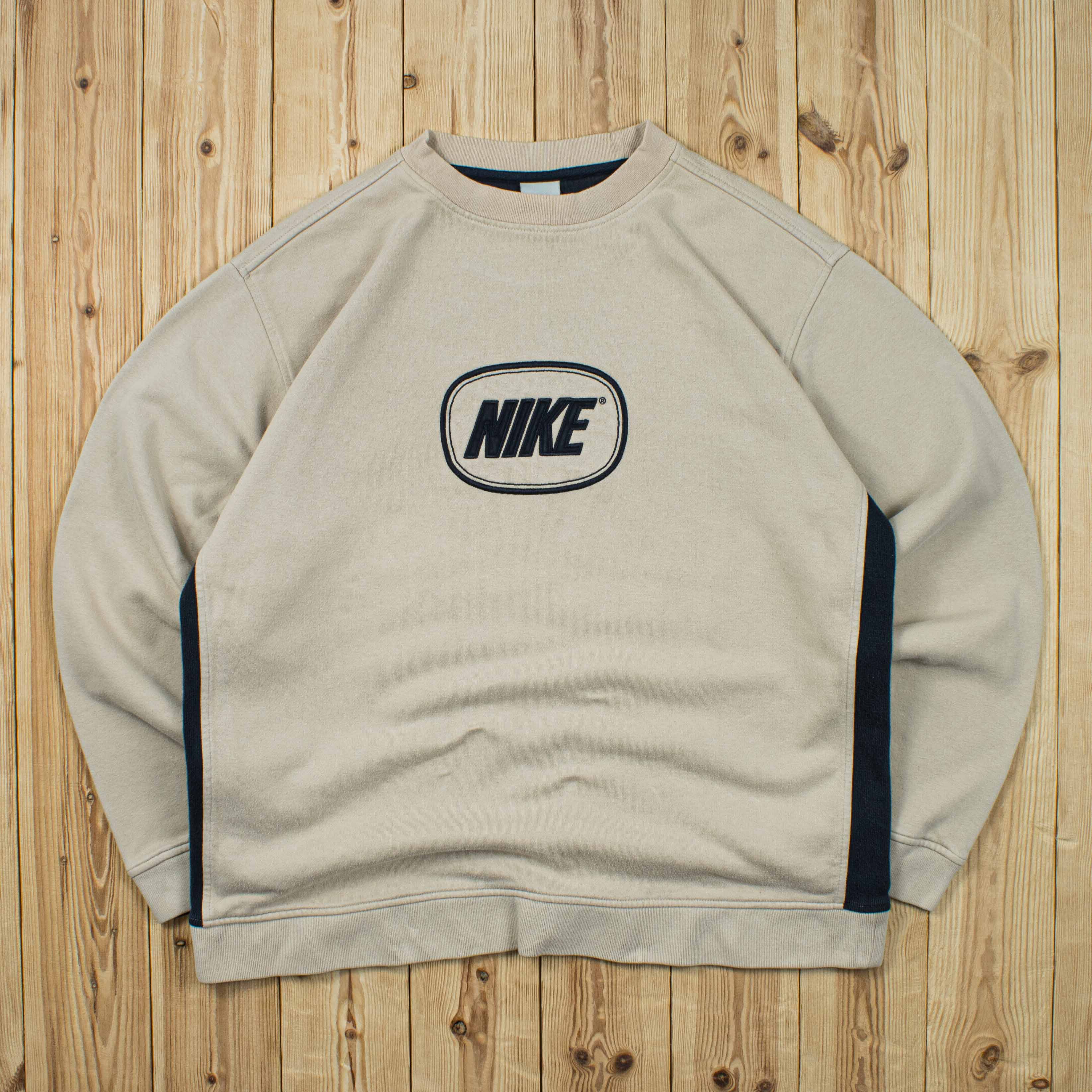 (L) Vintage Nike Spell Out Embroidered Sweatshirt