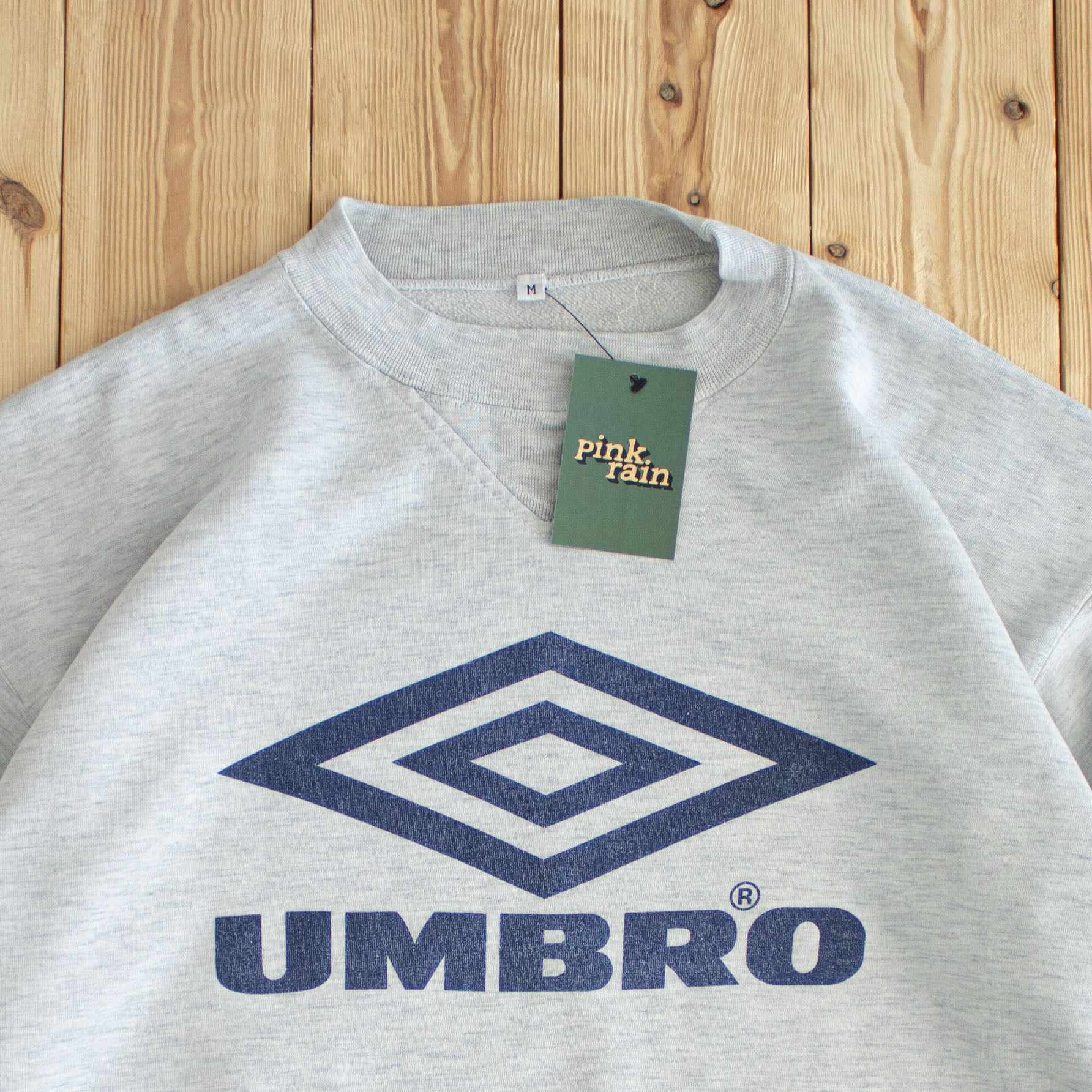 (M) Umbro Spell Out Vintage Sweatshirt Gray