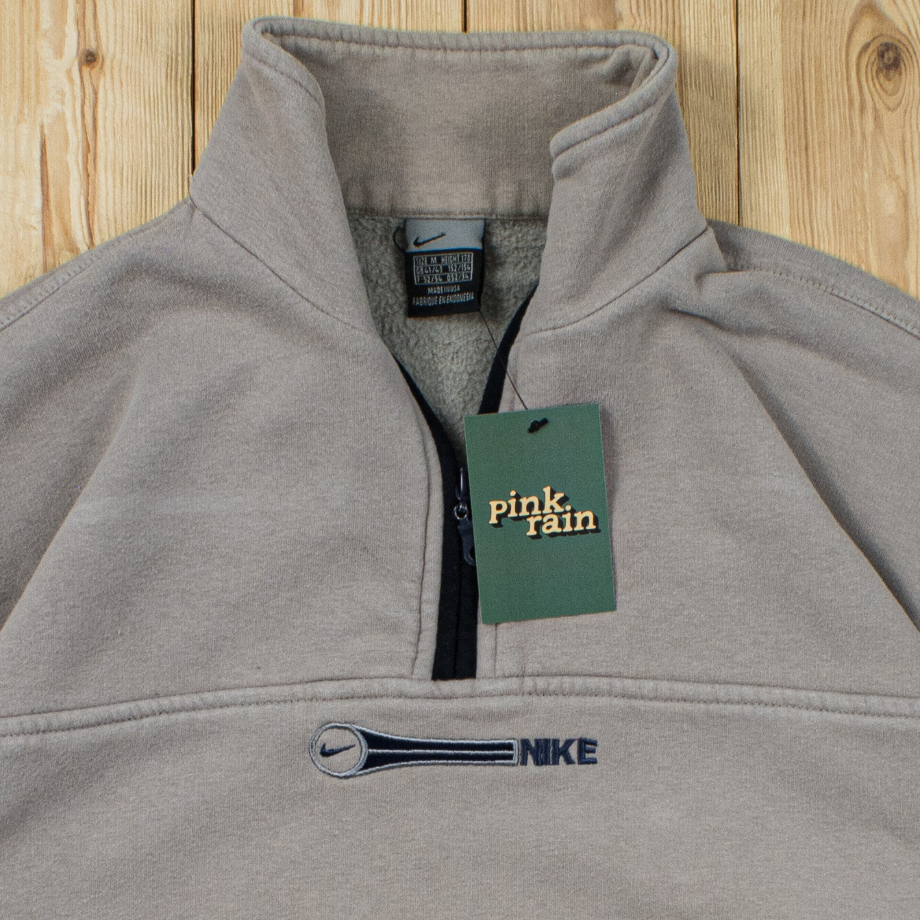 (M) Vintage Nike Embroidered Quarter-Zip Sweatshirt