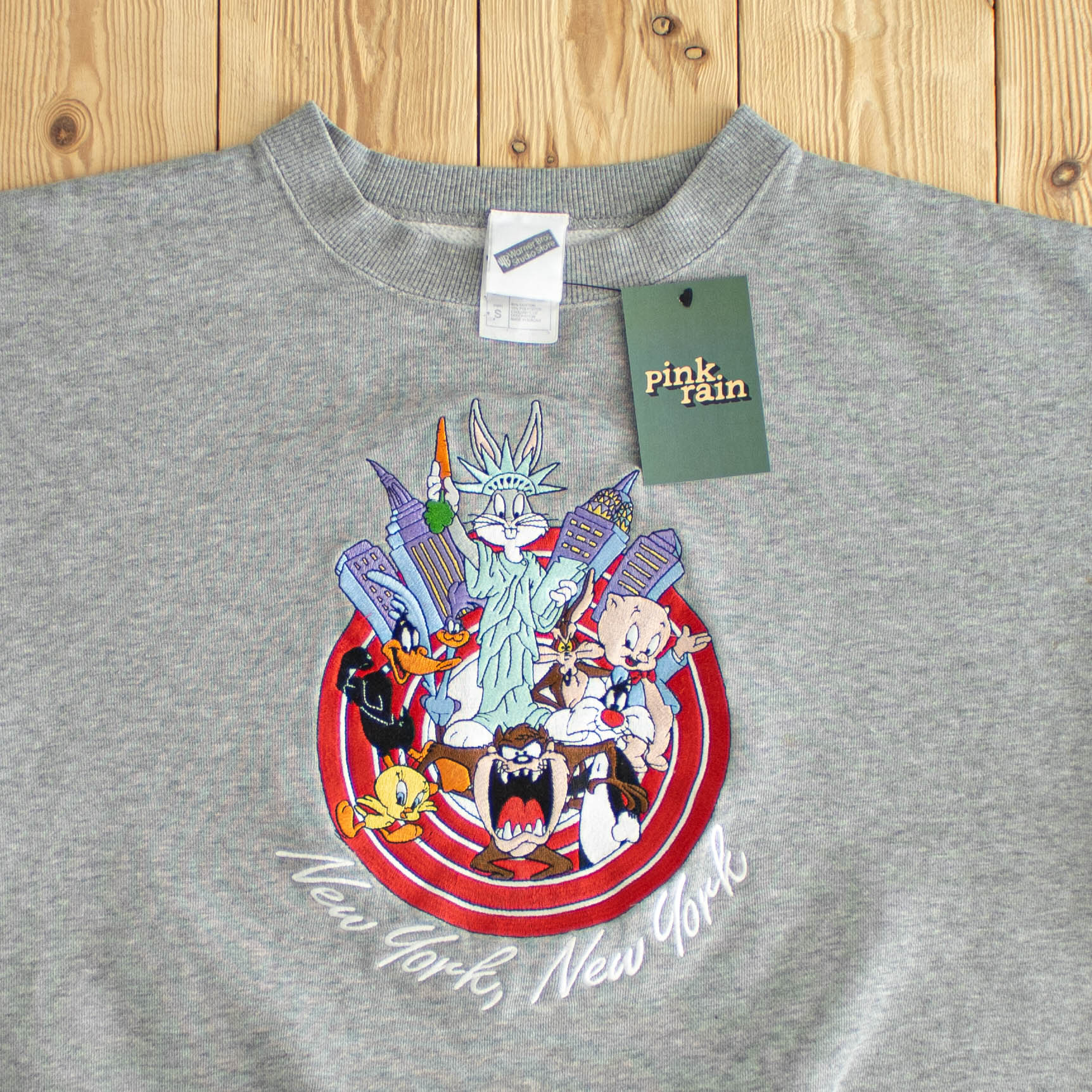 (M) Looney Tunes New York Vintage Embroidered Sweatshirt Gray