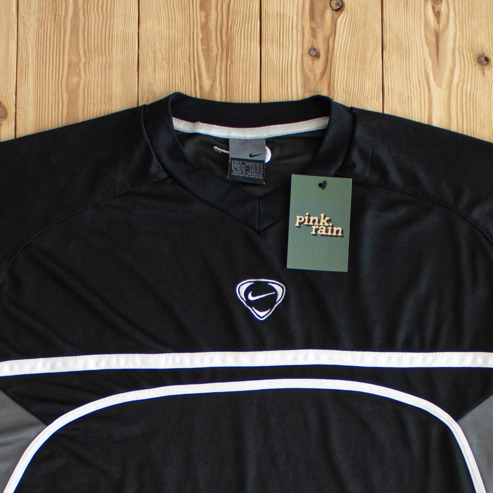 (L) Nike Center Swoosh Vintage Embroidered T-Shirt Black
