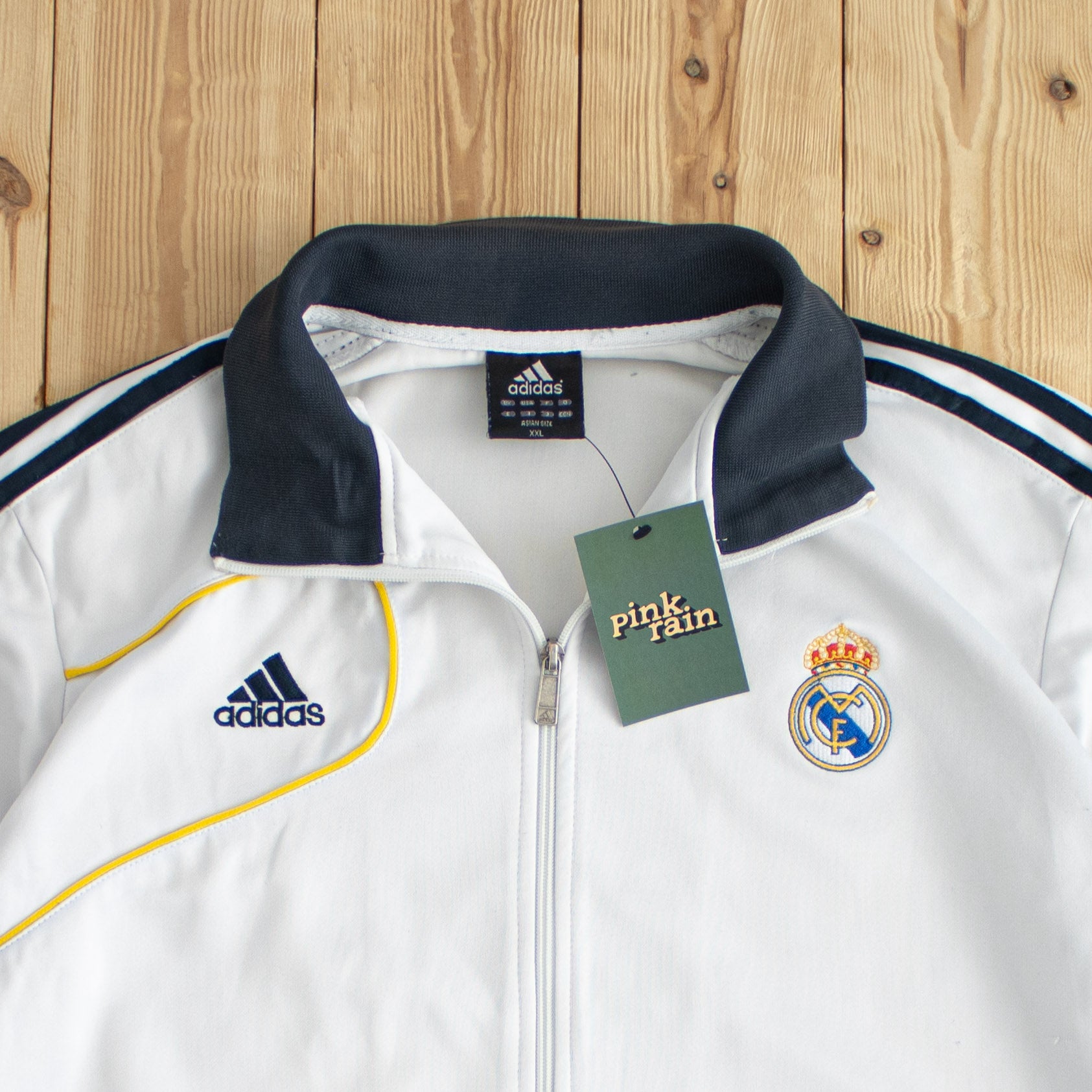 (L) Adidas Real Madrid Vintage Embroidered Full-Zip Sweatshirt White