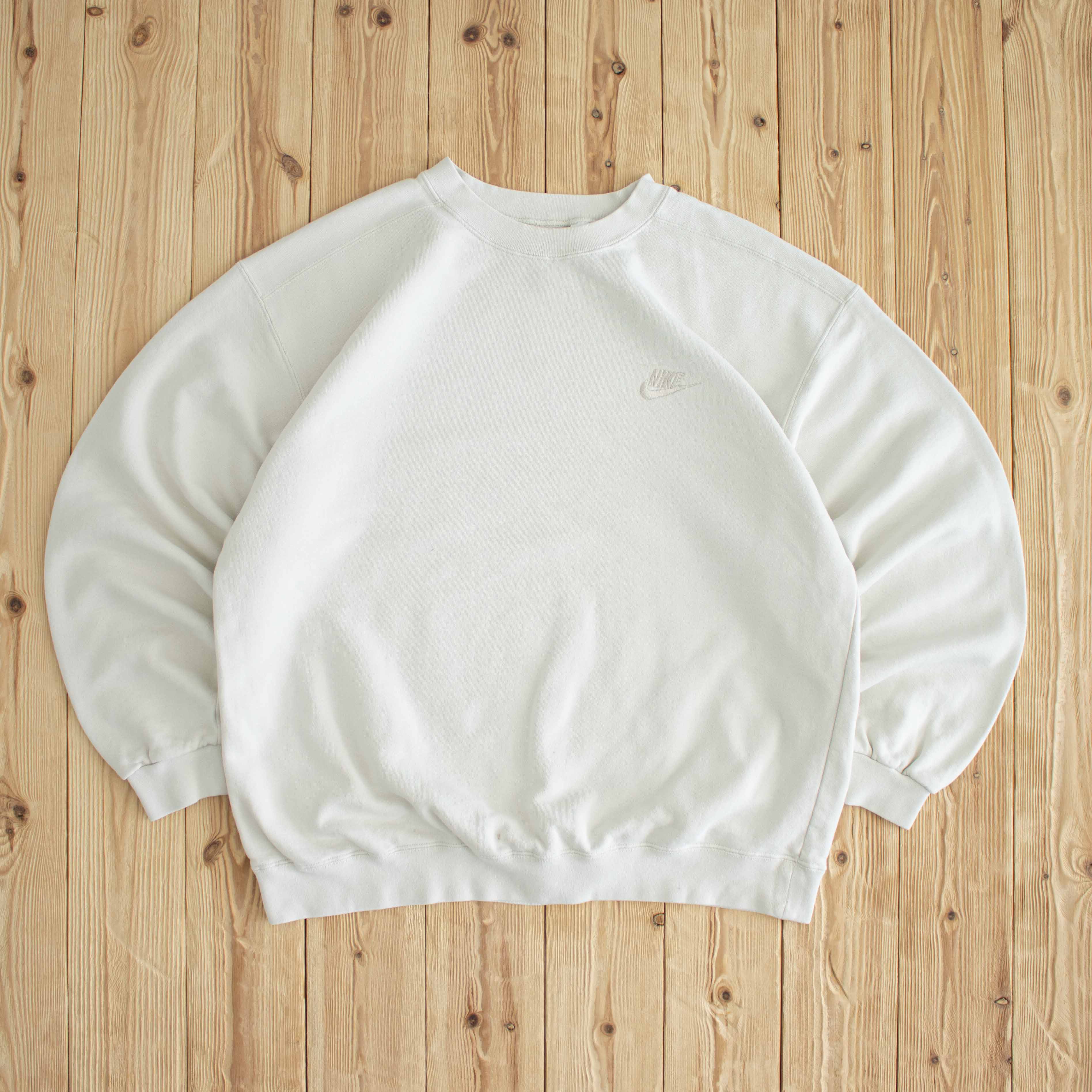 (L) Nike Vintage Essential Embroidered Sweatshirt Beige