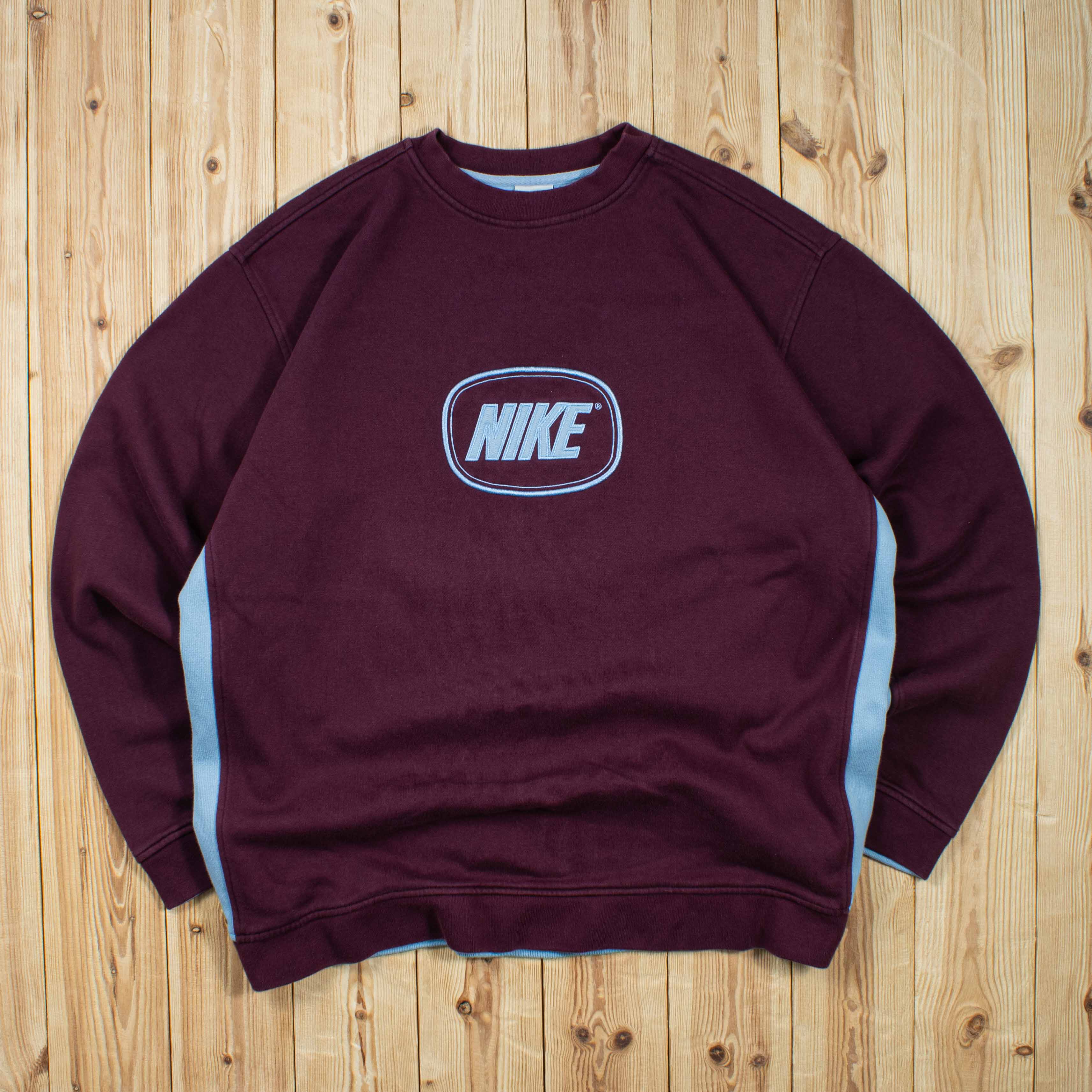 (L) Vintage Nike Spell Out Embroidered Sweatshirt
