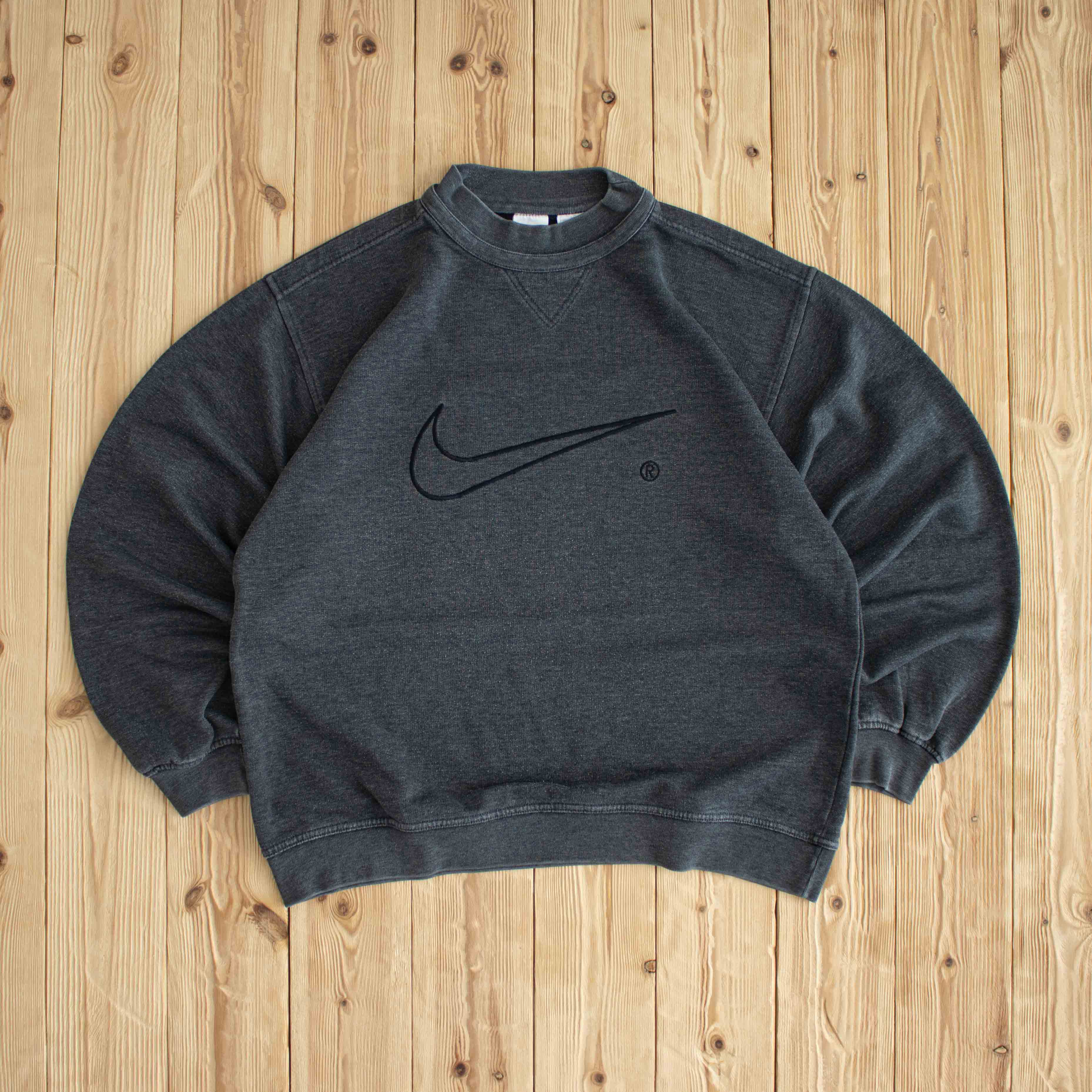 (M) Nike Swoosh Vintage Embroidered Sweatshirt Gray