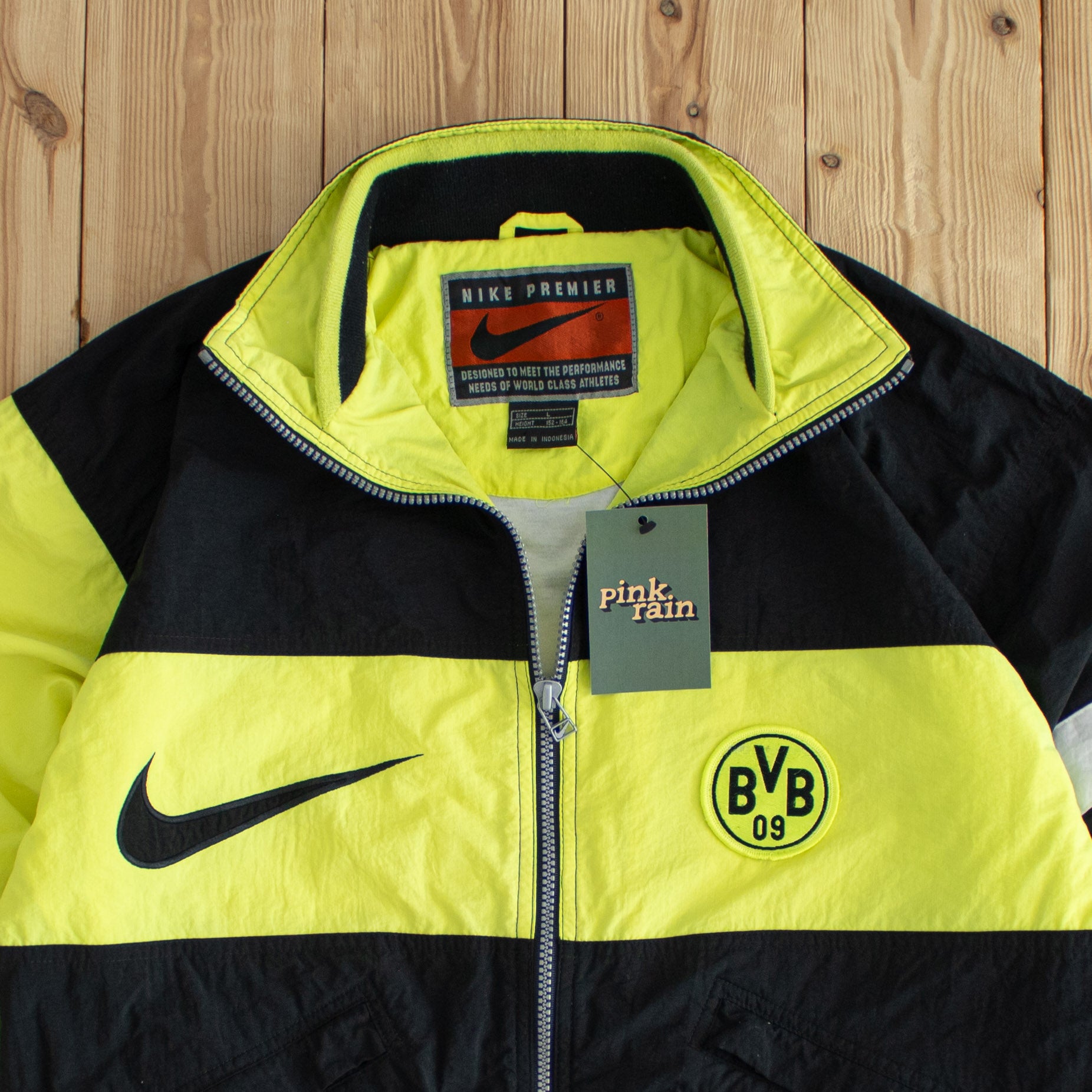 (XS/S) Nike Borussia Dortmund Vintage Embroidered Jacket Black
