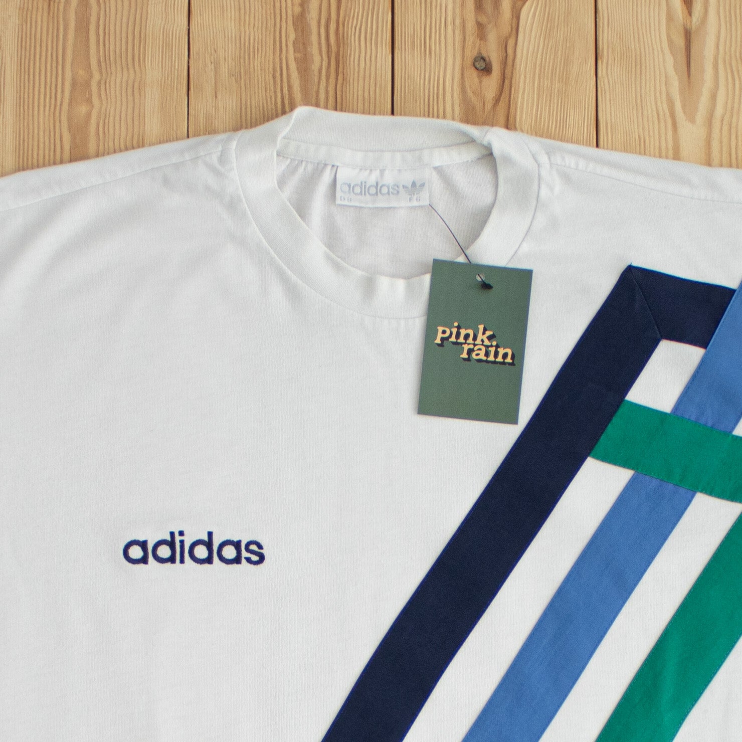 (L/XL) Adidas Vintage Embroidered T-Shirt White