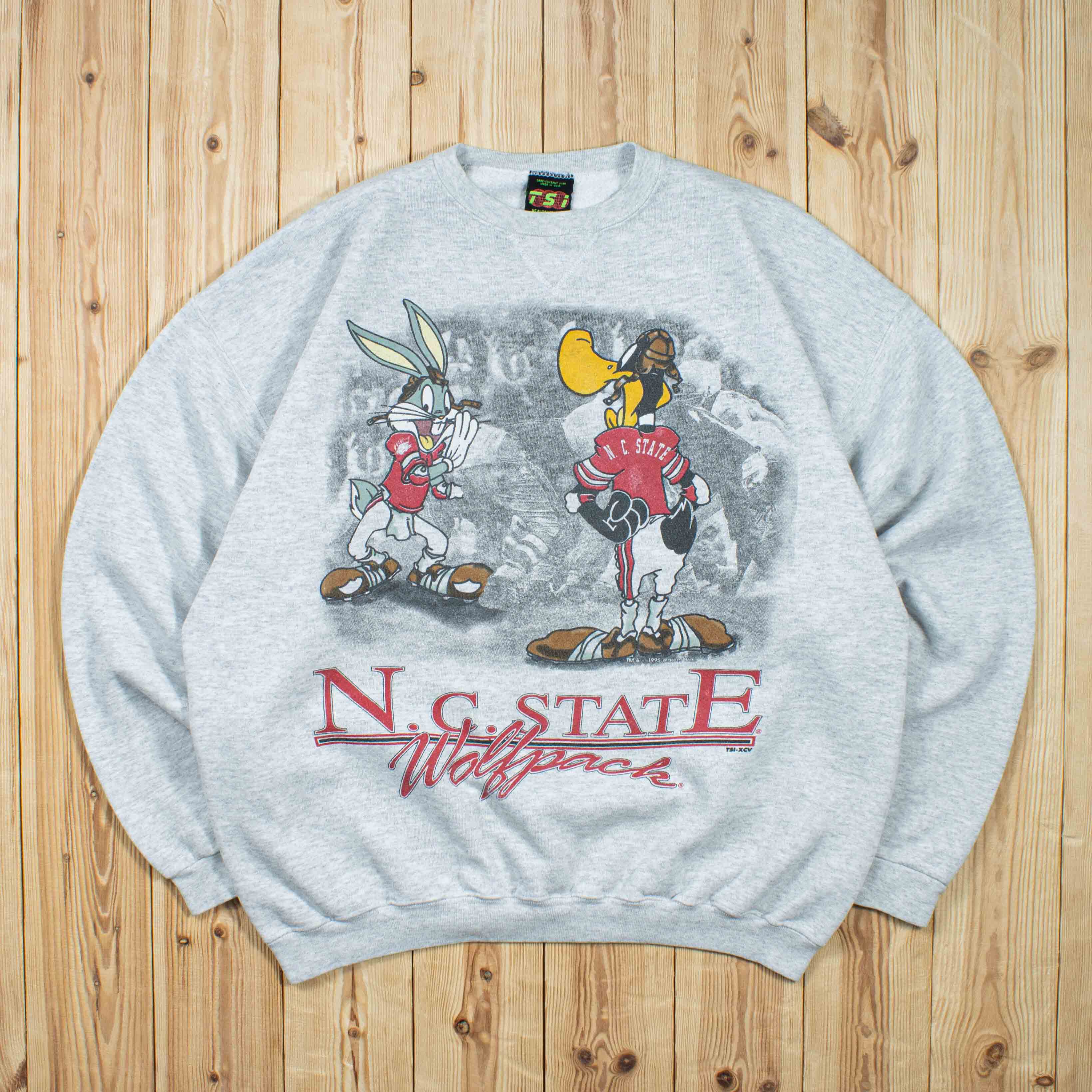 (L) 1995 Looney Tunes N.C. State Wolfpack Sweatshirt