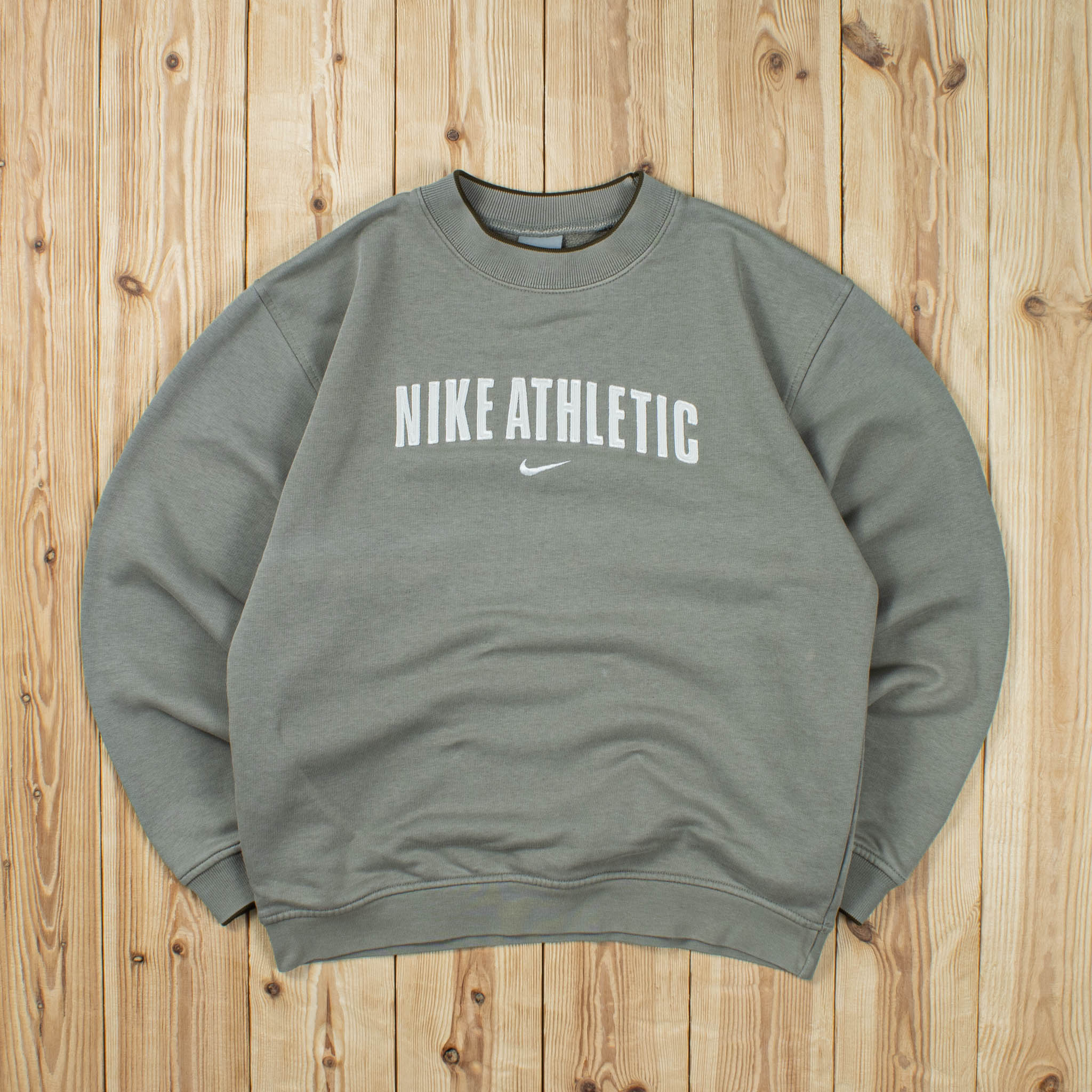 (S) Vintage Nike Athletic Embroidered Sweatshirt