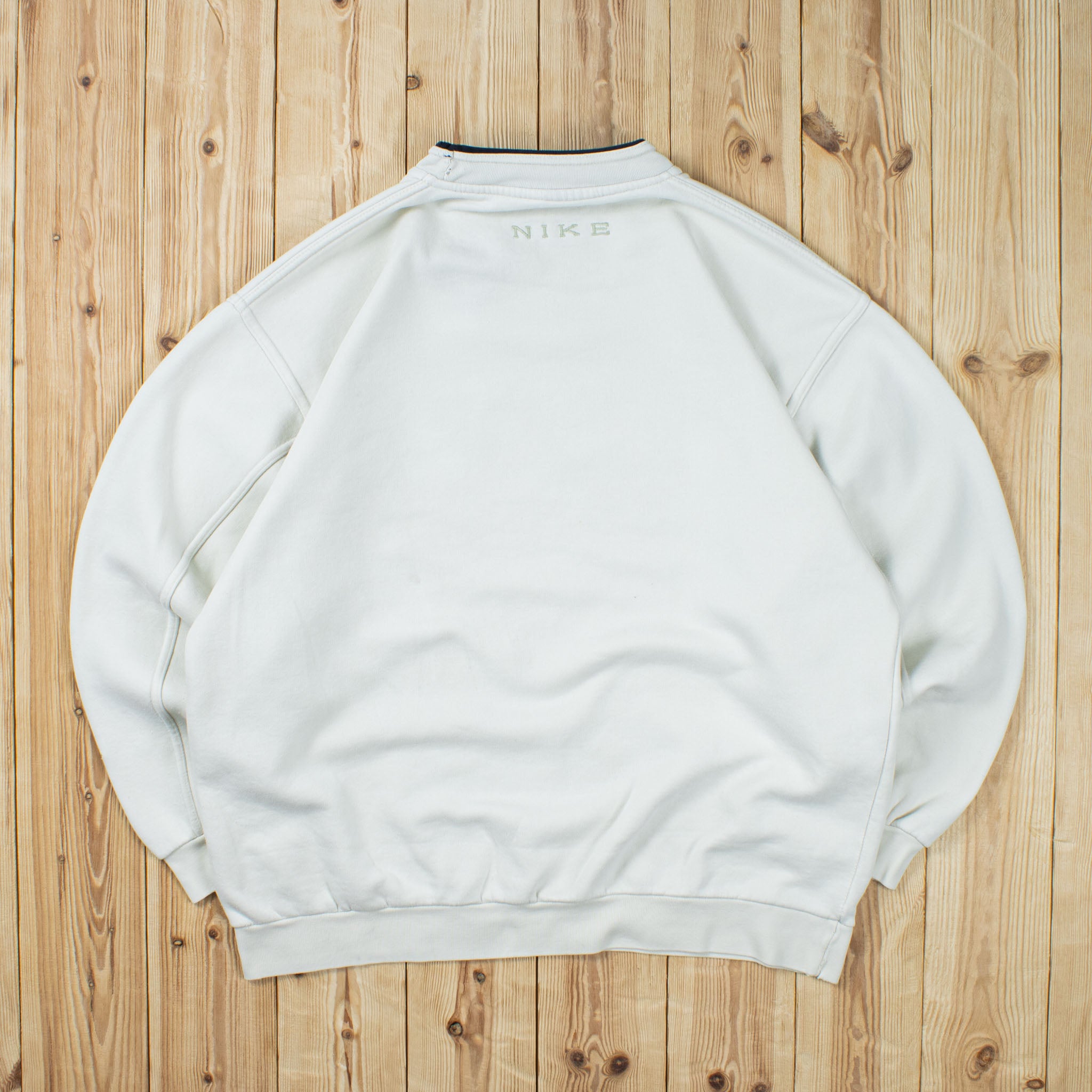 (L) Vintage Nike Spell Out Embroidered Sweatshirt