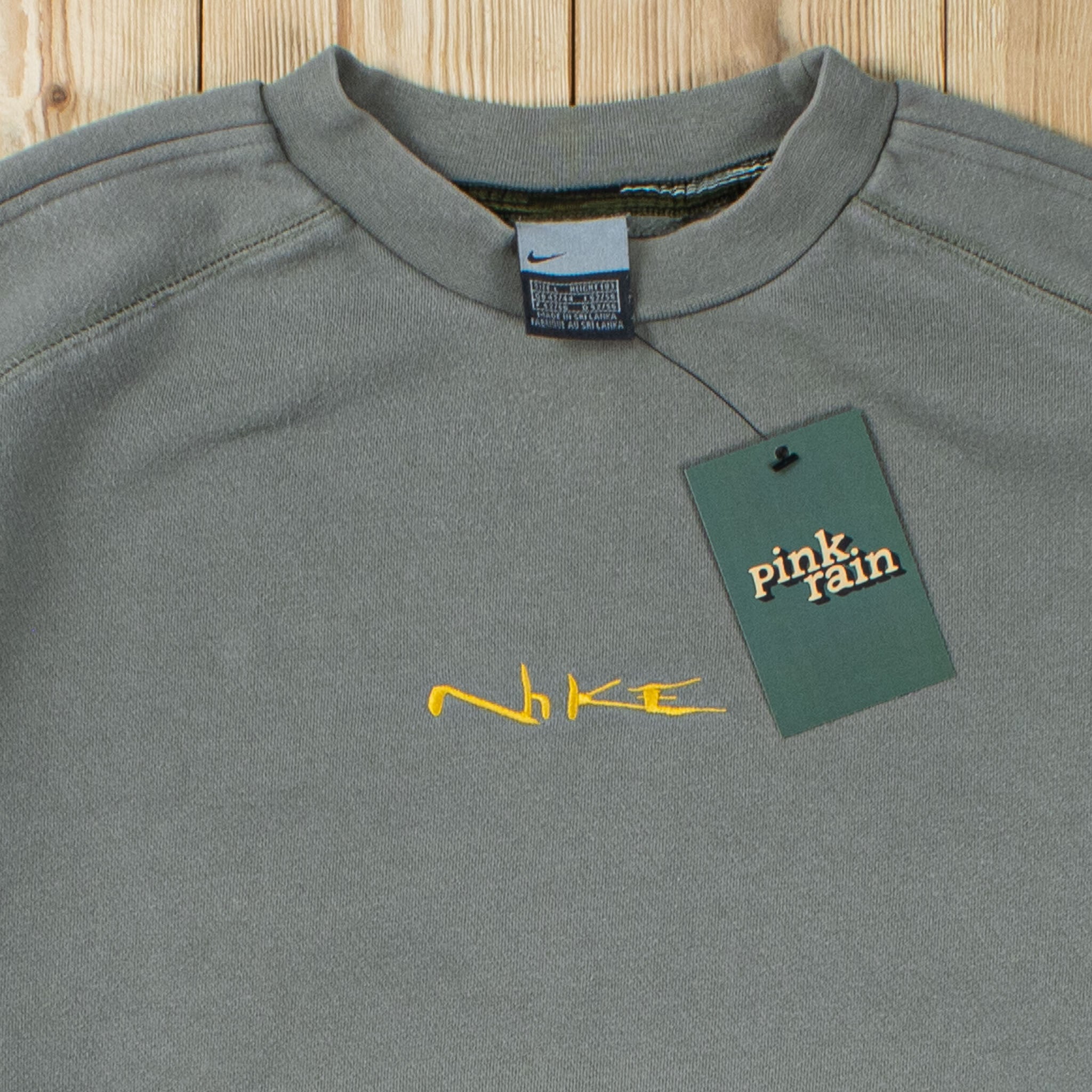 (L) Vintage Nike Embroidered Sweatshirt
