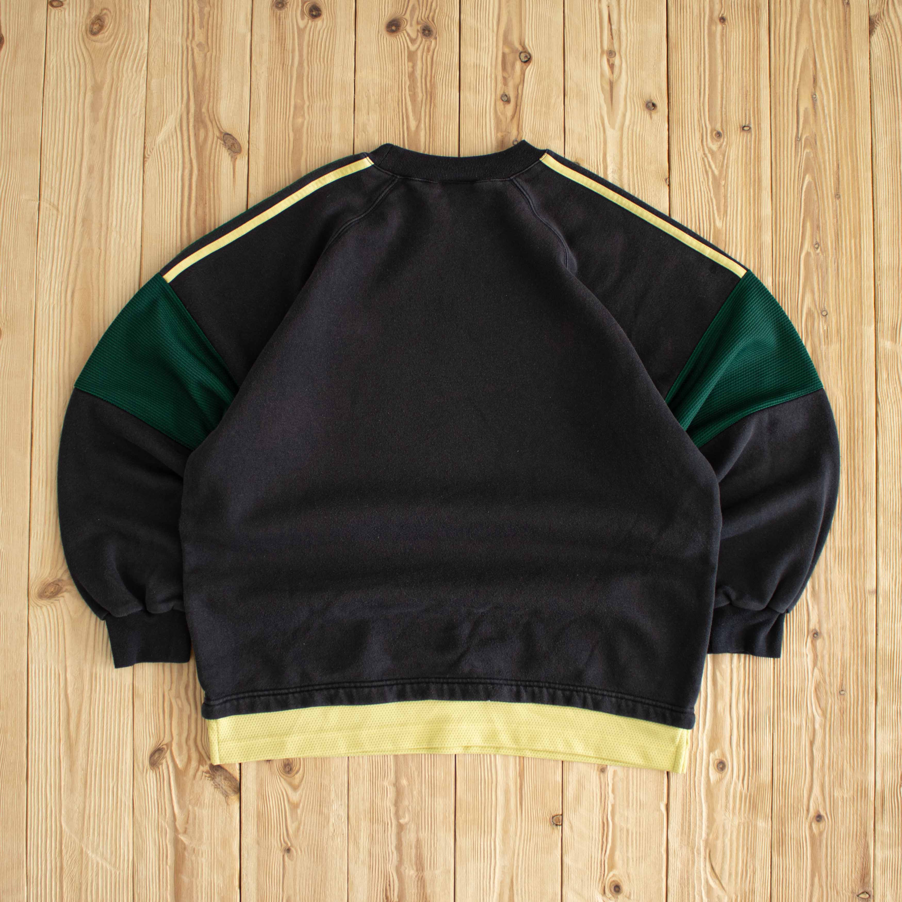 (S/M) Adidas 'The Brand With 3 Striped' Vintage Embroidered Sweatshirt Black