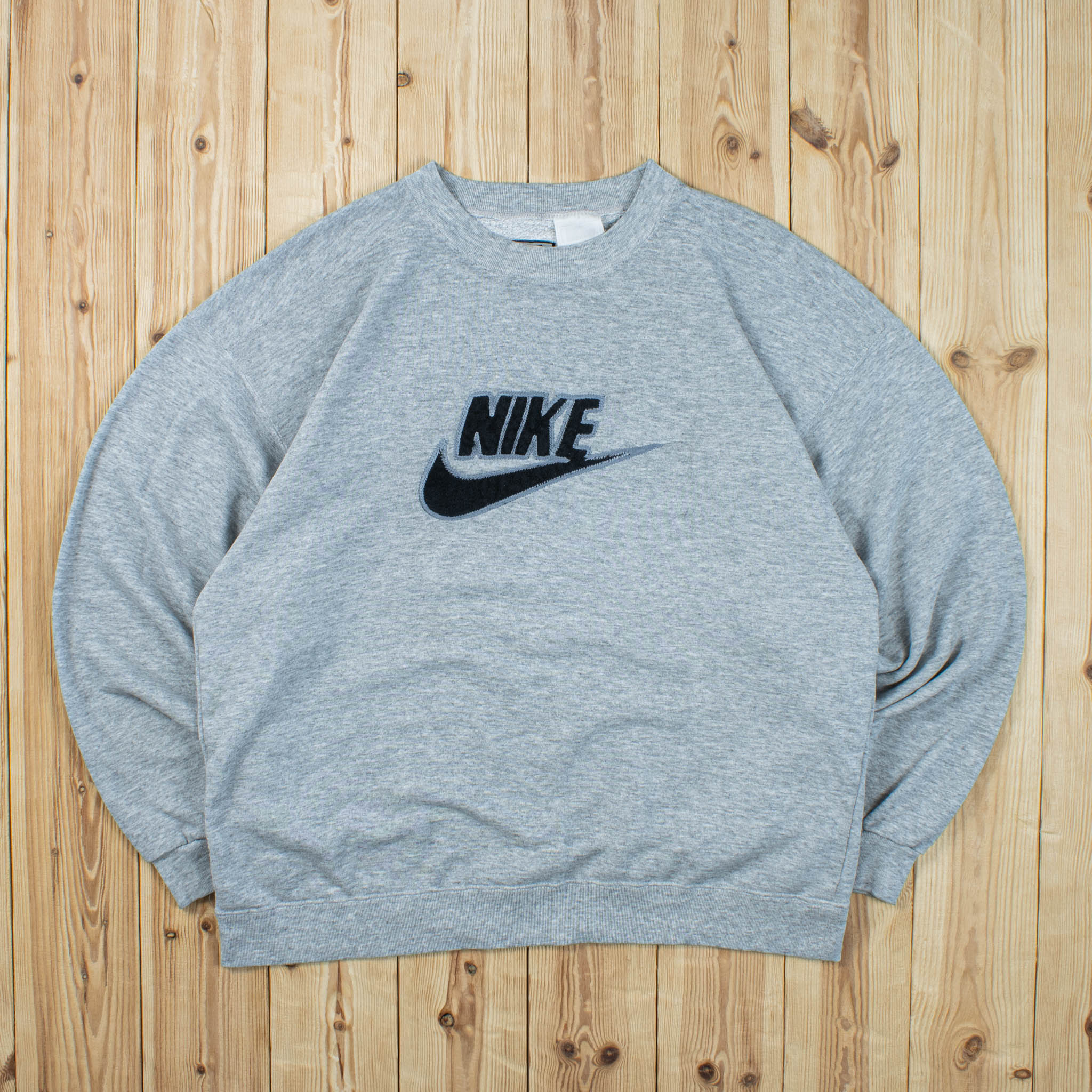 (L) Vintage Nike Spell Out Embroidered Sweatshirt