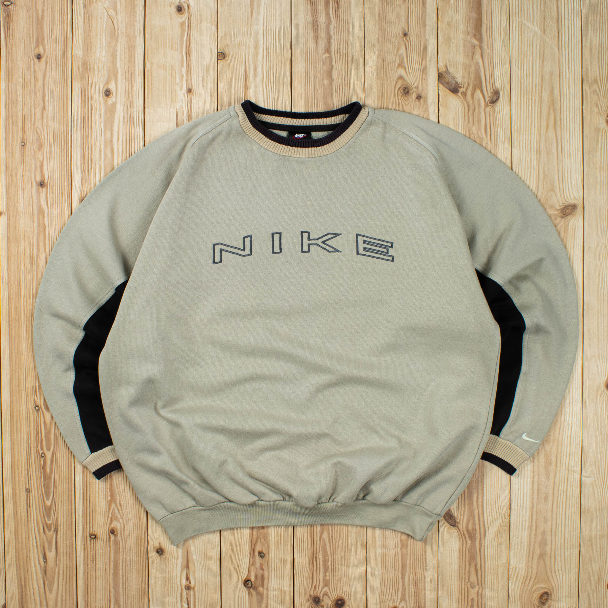 (M) Vintage Nike Spell Out Embroidered Sweatshirt