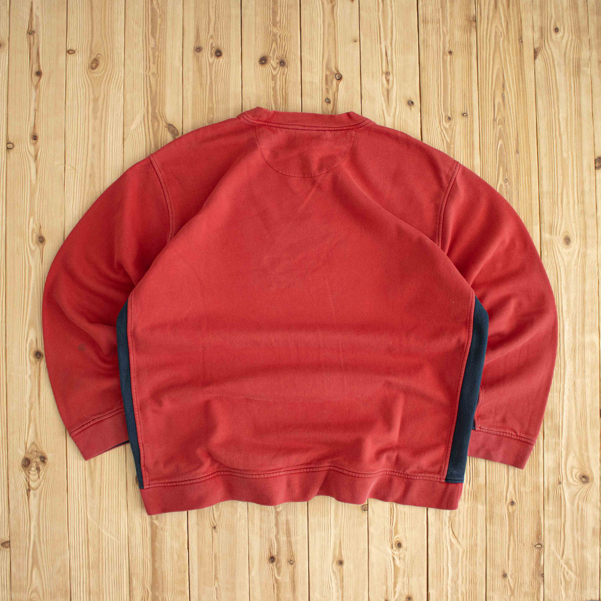 (XL) Vintage Nike Spell Out Embroidered Sweatshirt