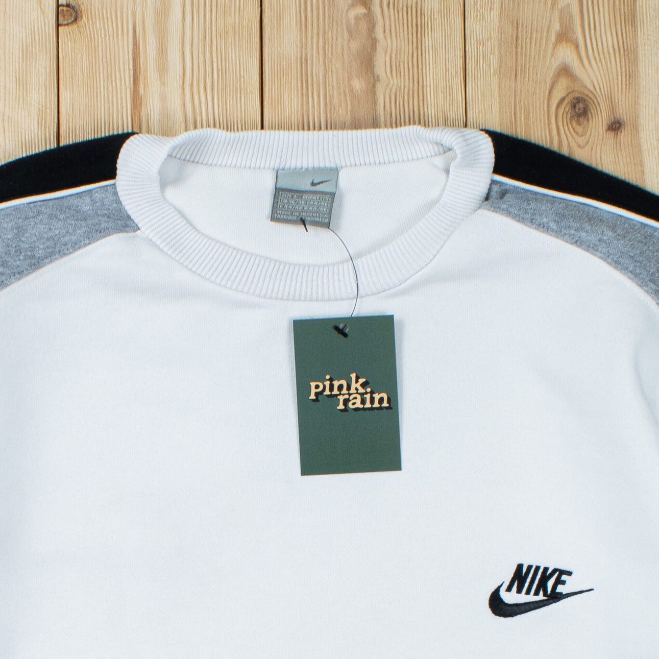 (M) Vintage Nike Essential Embroidered Sweatshirt