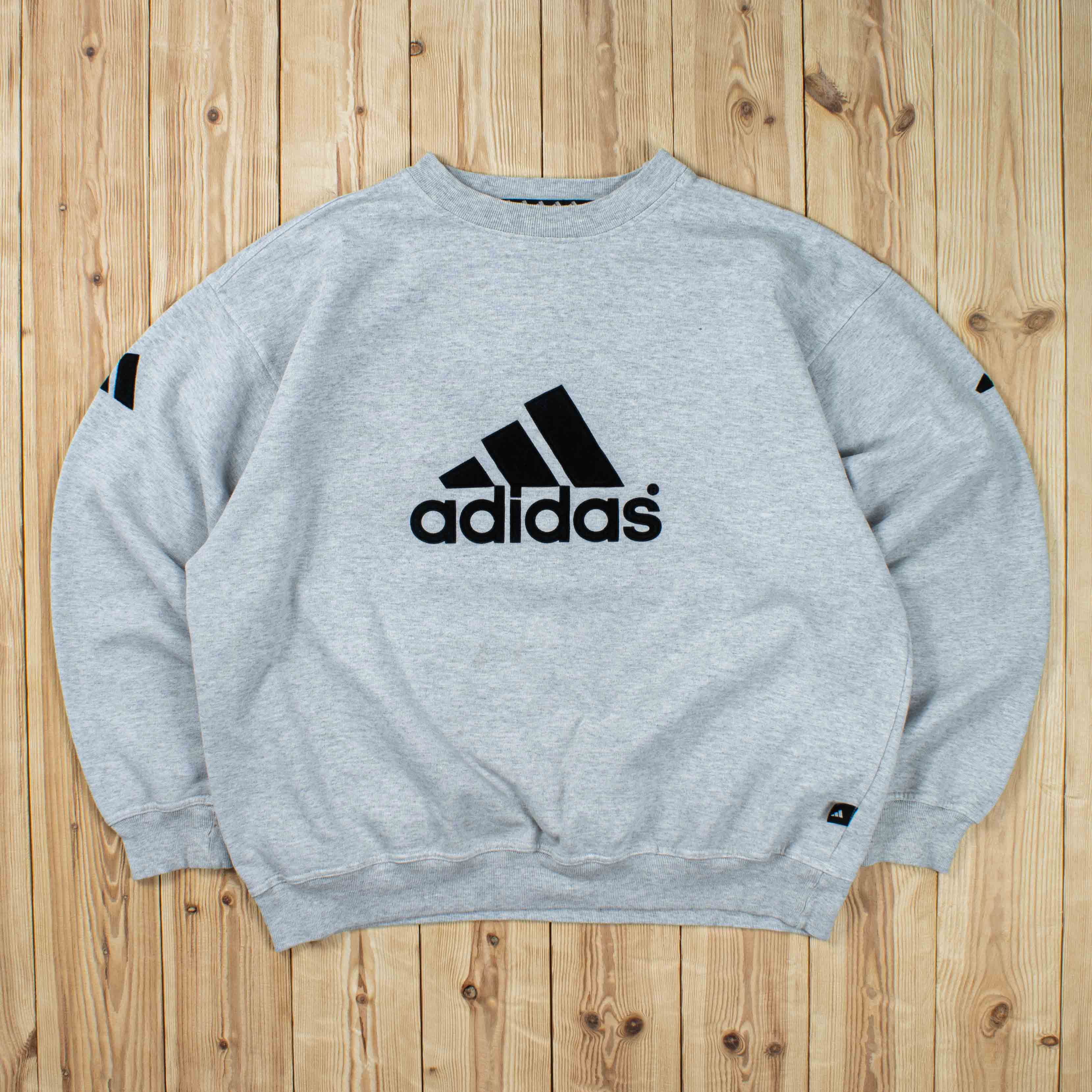 (M/L) Vintage Adidas Logo Embroidered Sweatshirt