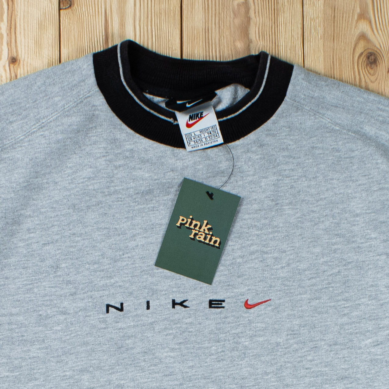 (L) Vintage Nike Spell Out Embroidered Sweatshirt