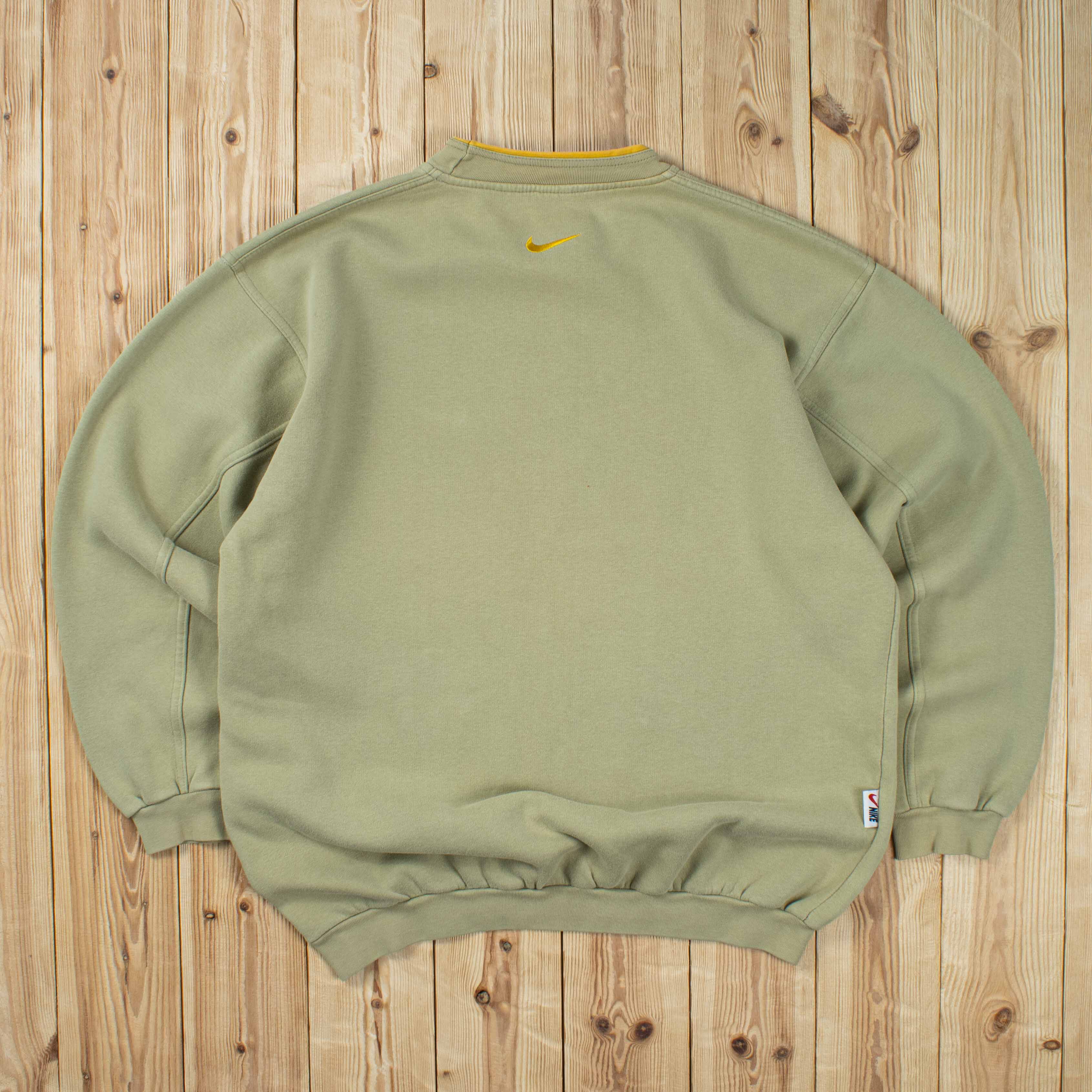 (L/XL) Vintage Nike Essential Embroidered Sweatshirt