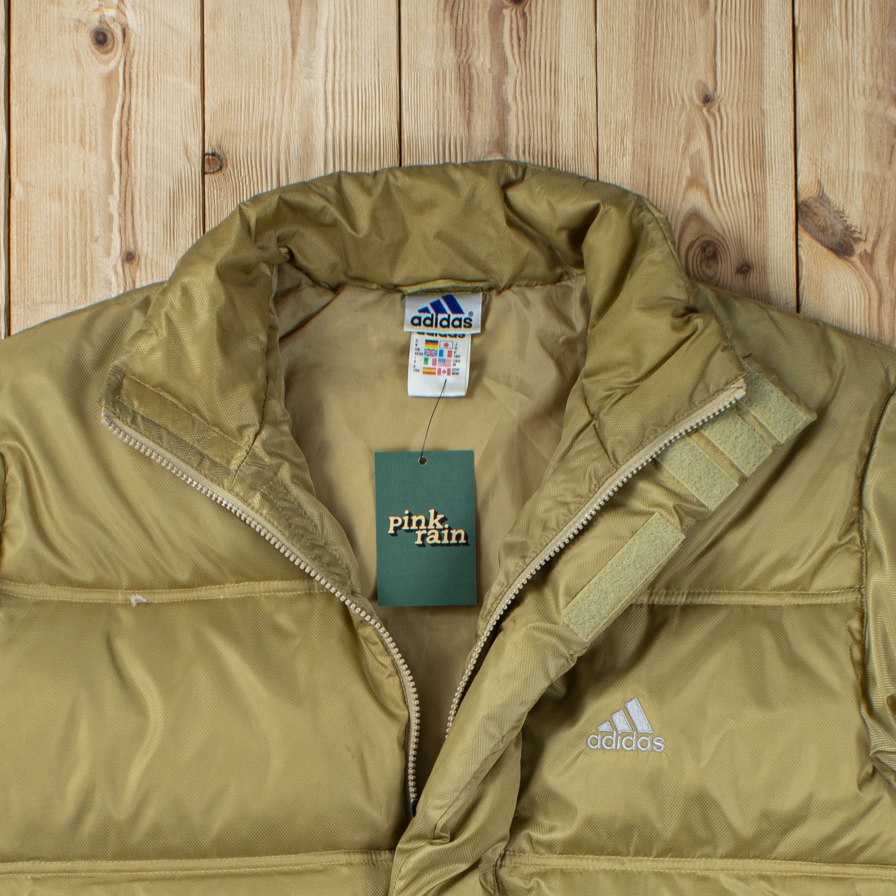 (L) Vintage Adidas Essential Embroidered Puffer Jacket