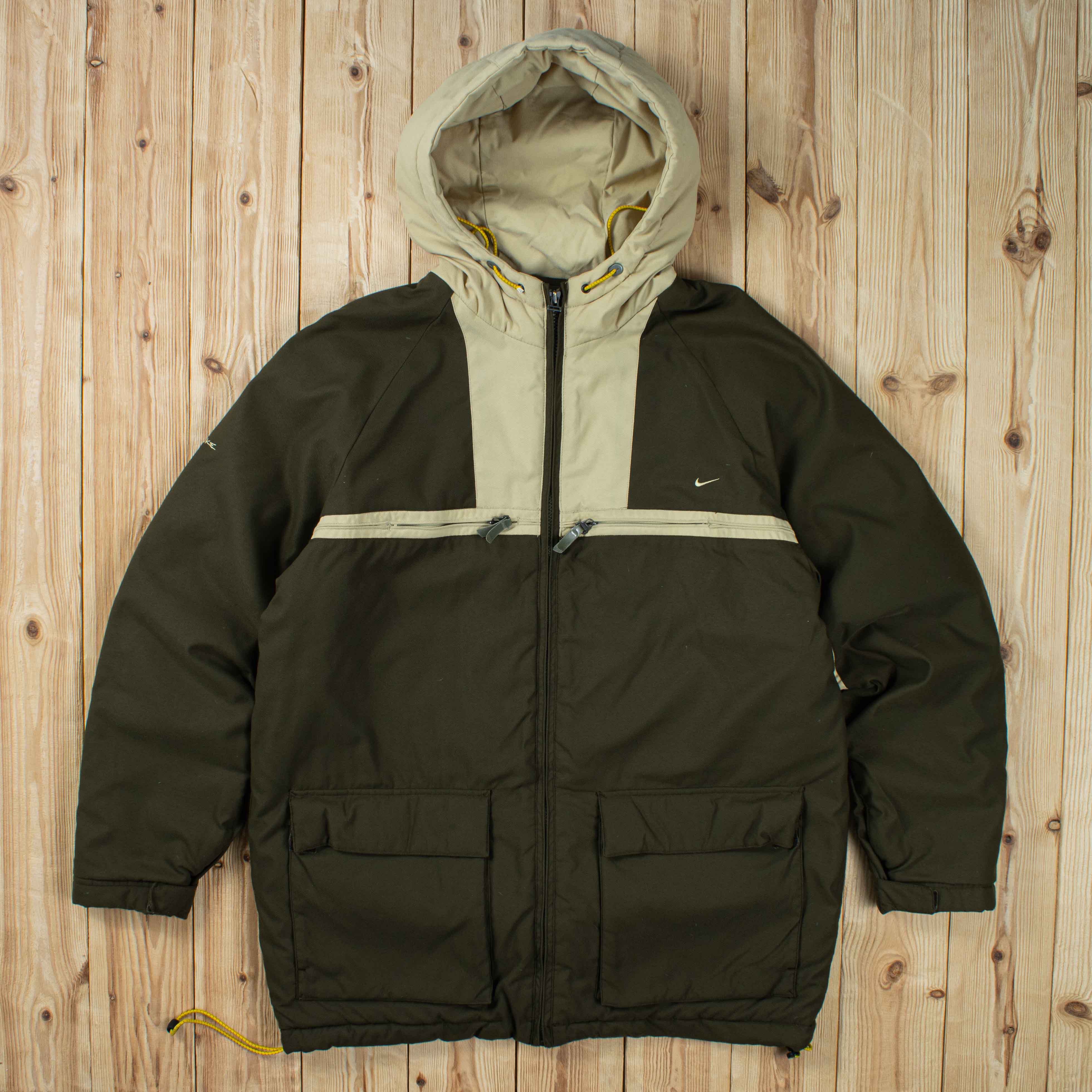 (L) Vintage Nike Embroidered Puffer Jacket