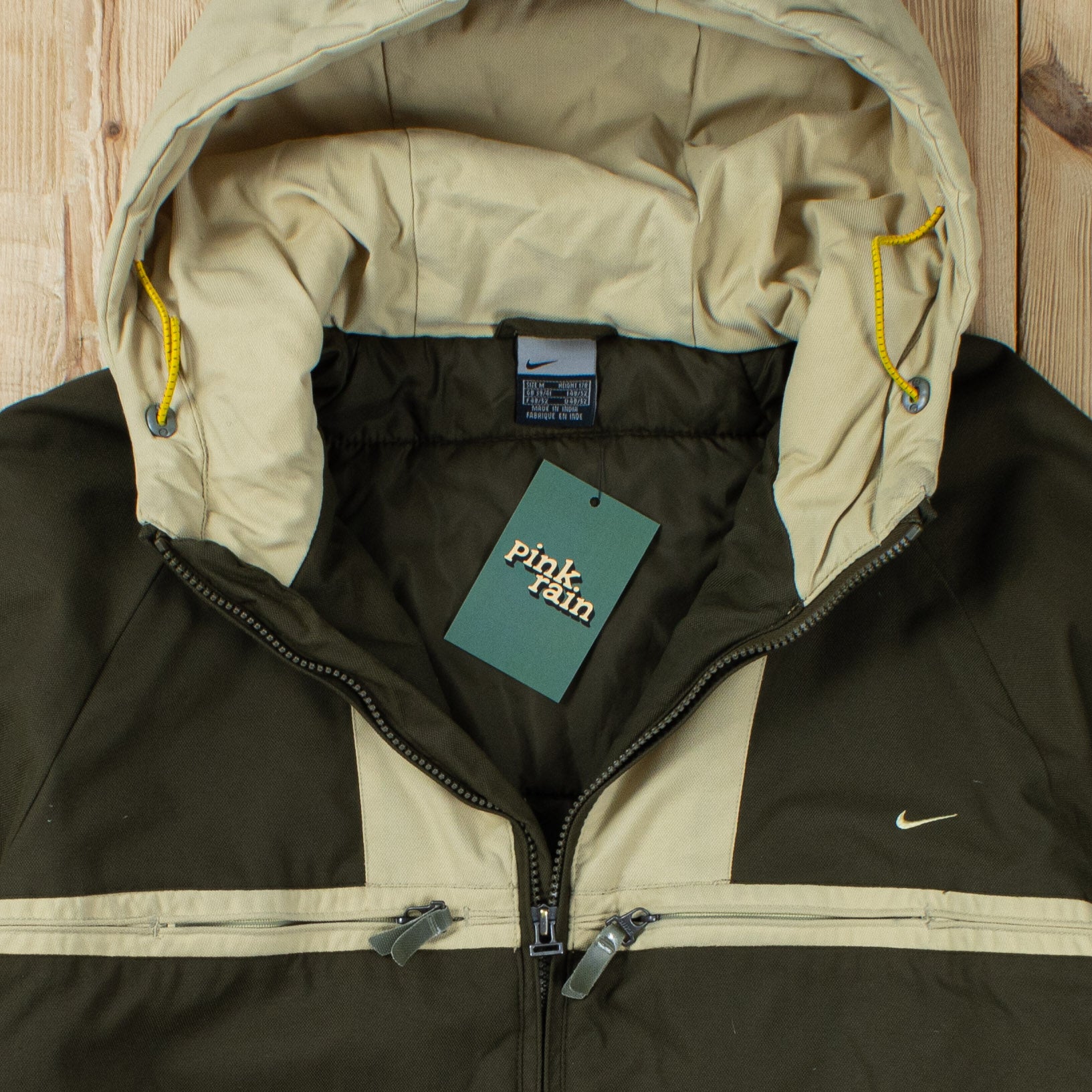 (L) Vintage Nike Embroidered Puffer Jacket