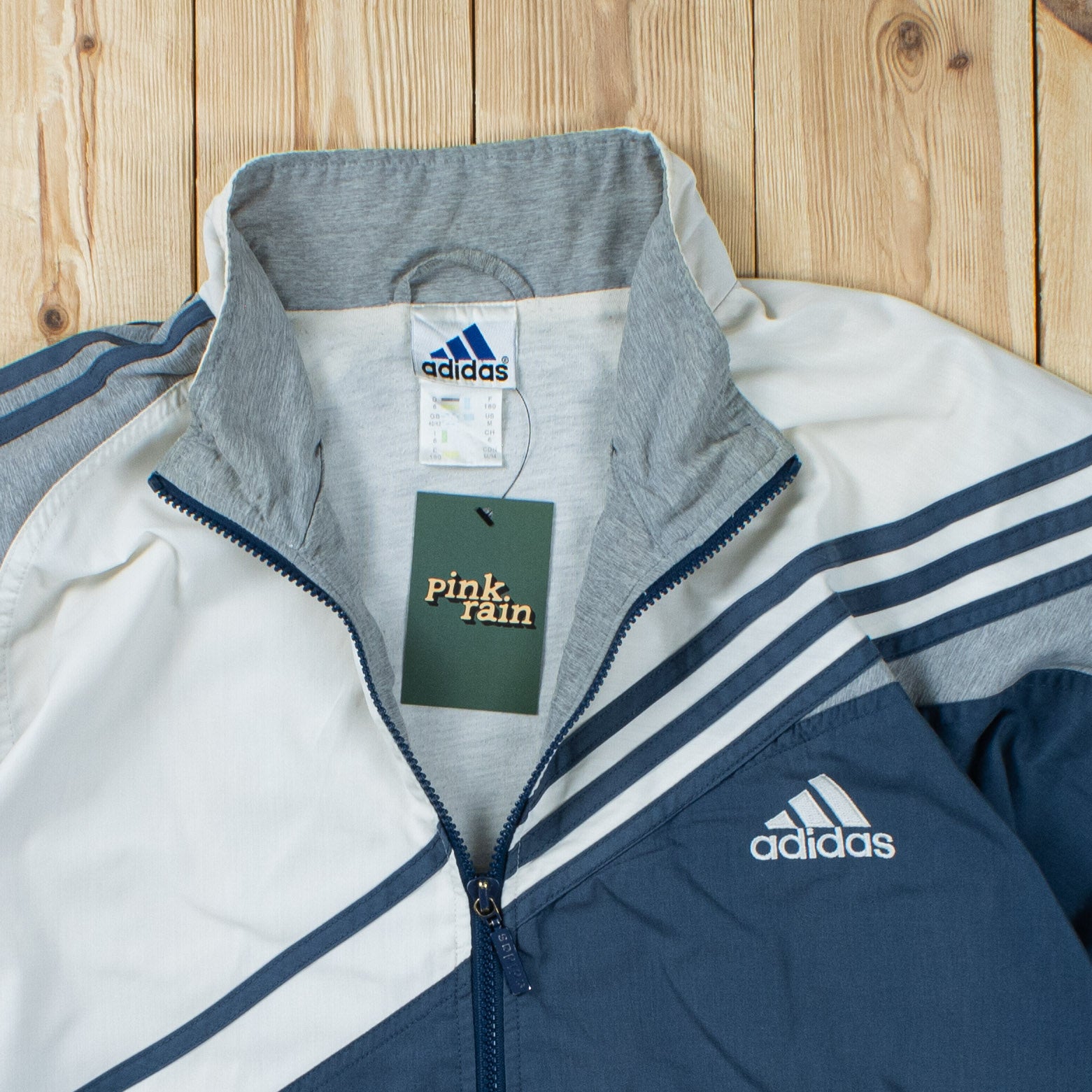 (M/L) Vintage Adidas Essential Embroidered Jacket