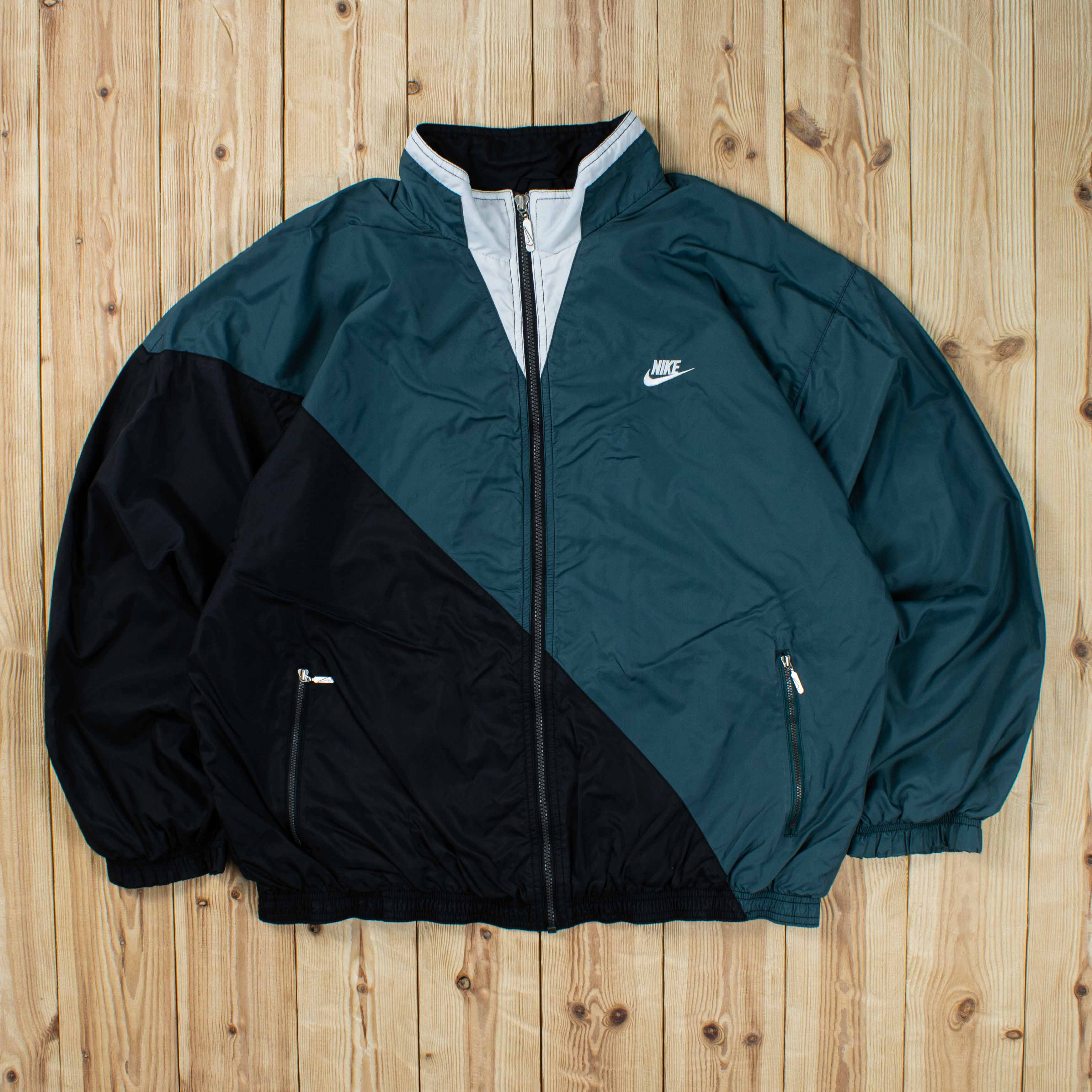 (L) Vintage Nike Swoosh Embroidered Jacket