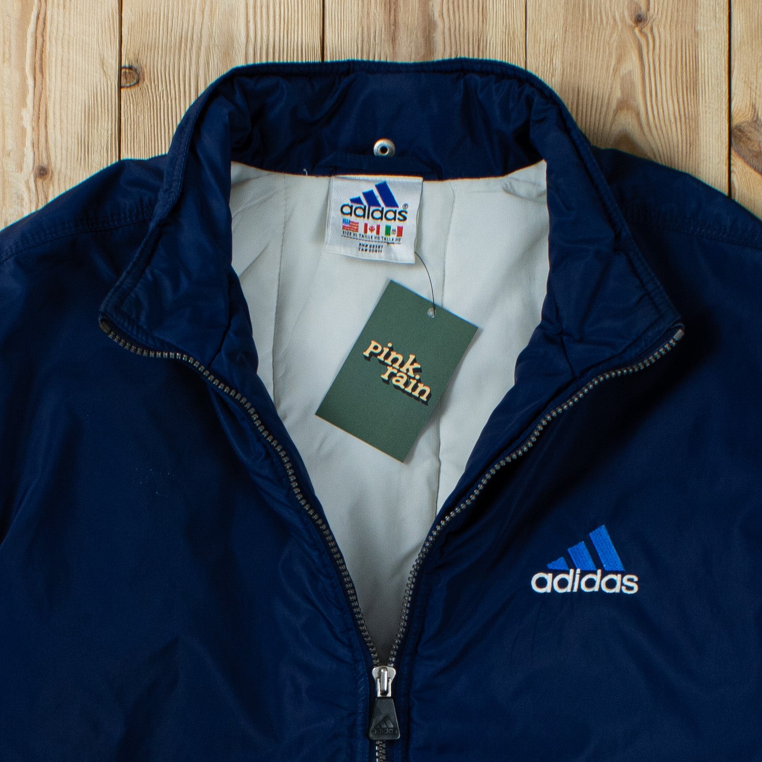 (L) Vintage Adidas Embroidered Puffer Jacket