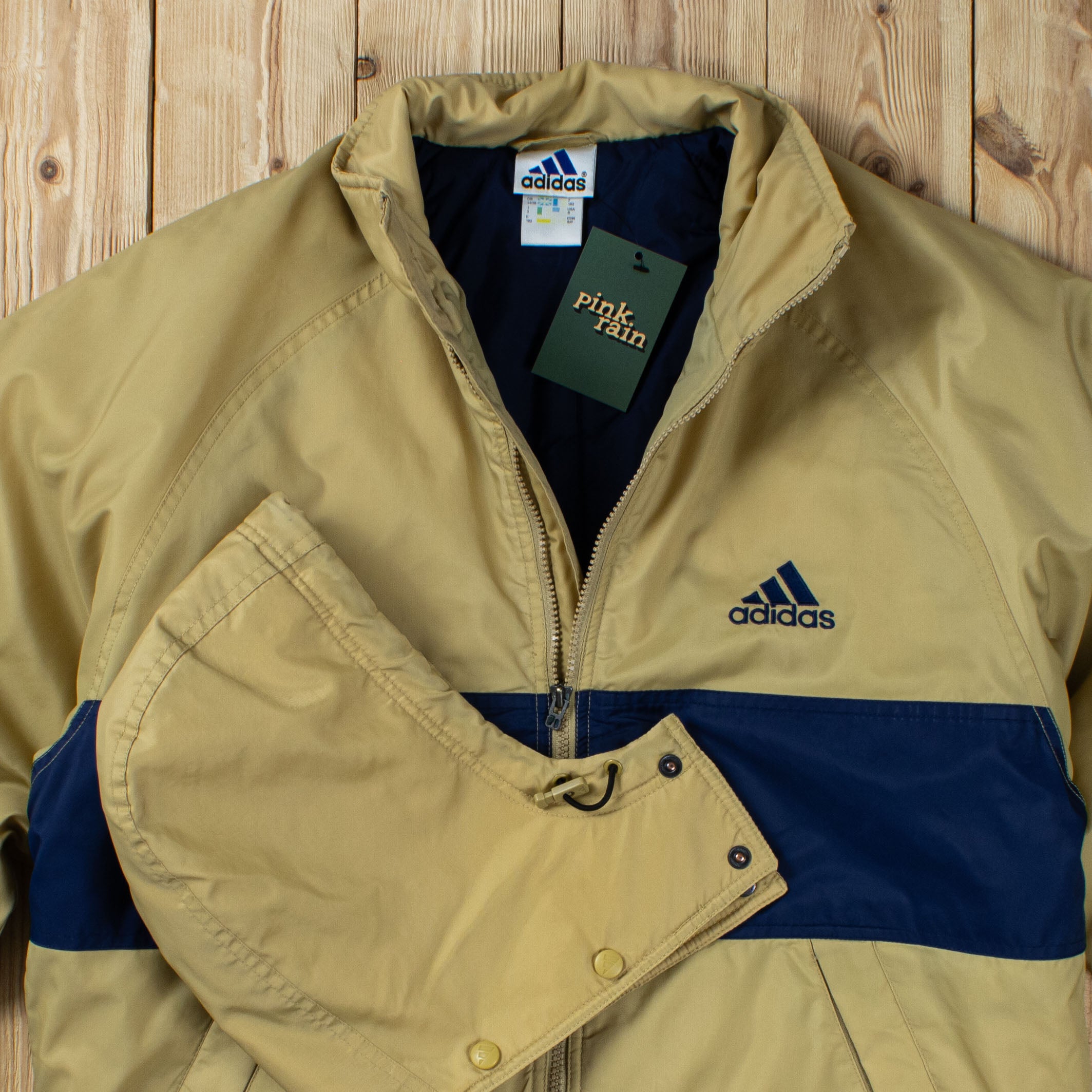 (M/L) Vintage Adidas Embroidered Puffer Jacket