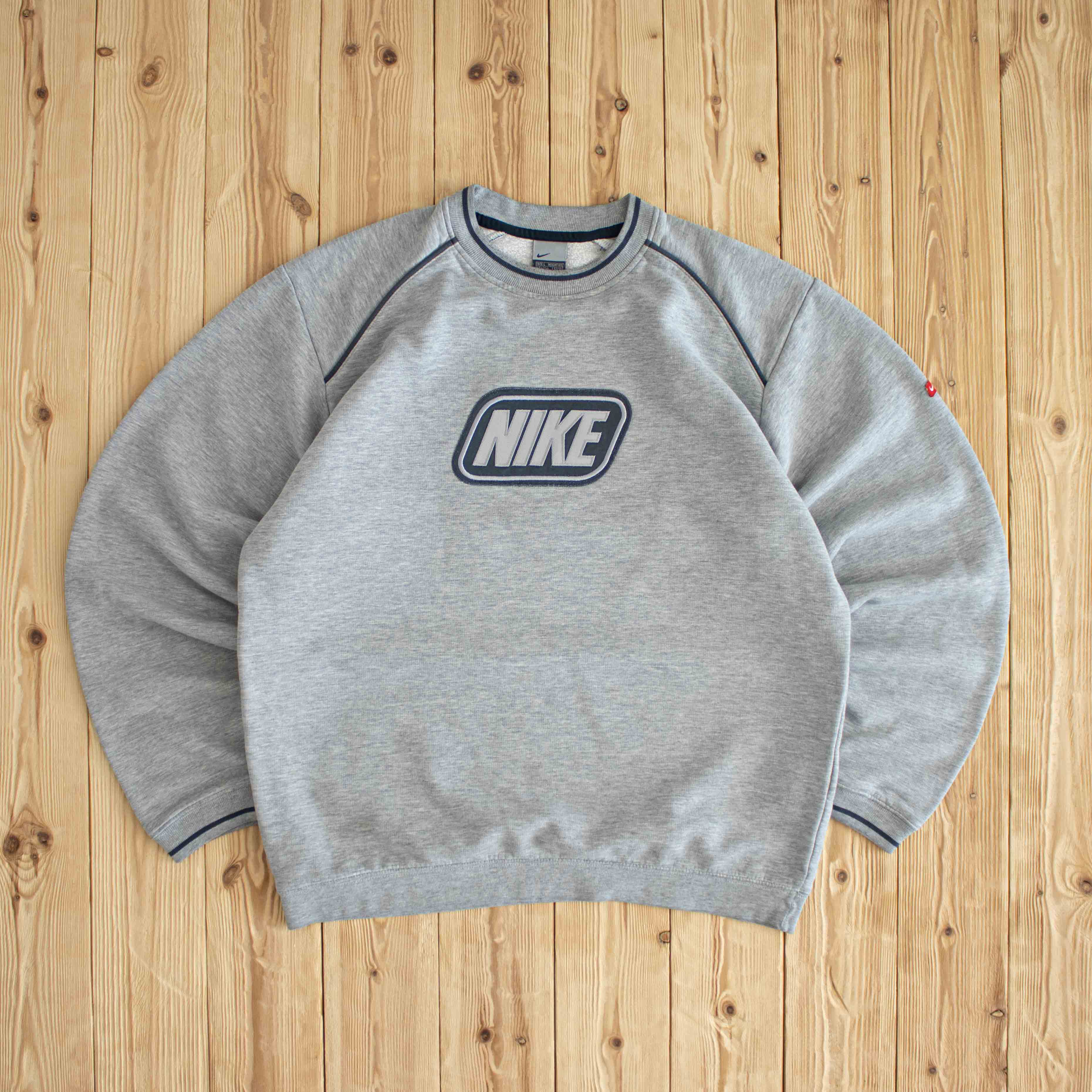 (L) Nike Spell Out Vintage Embroidered Sweatshirt Gray