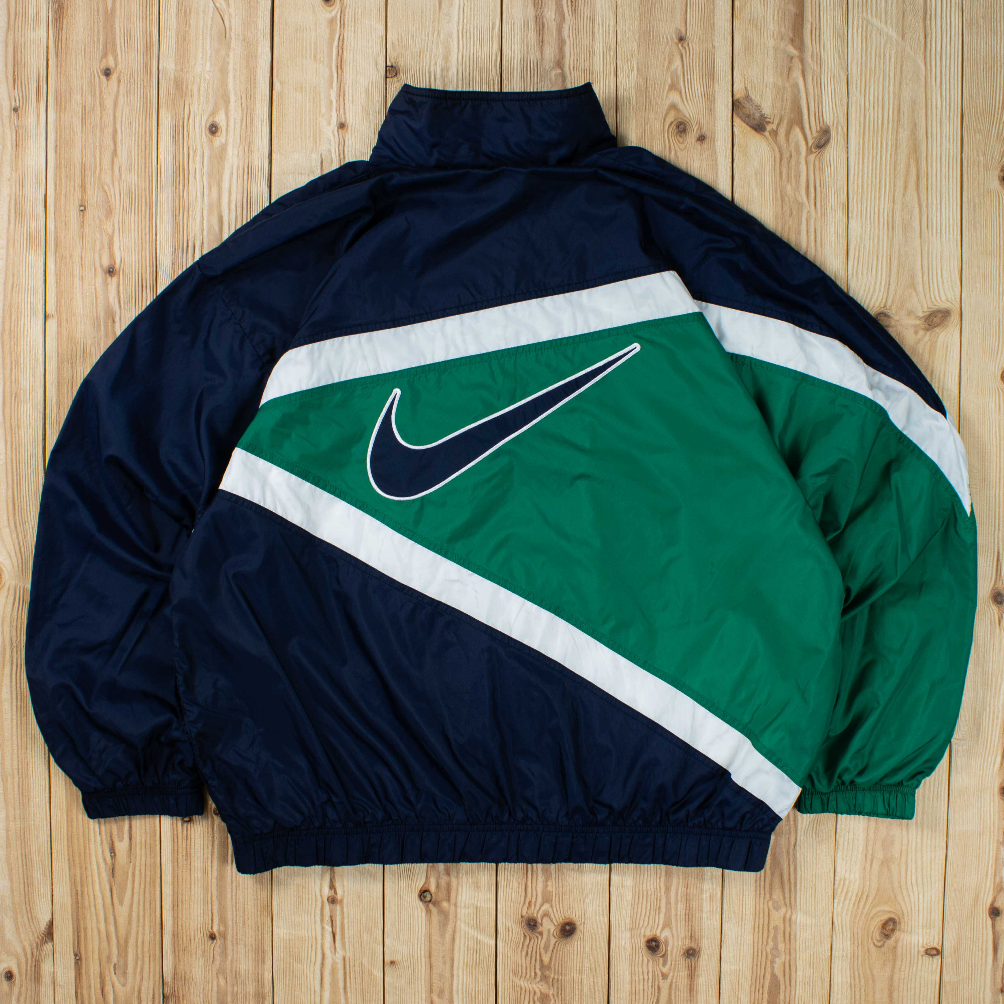 (L) Vintage Nike Swoosh Embroidered Jacket