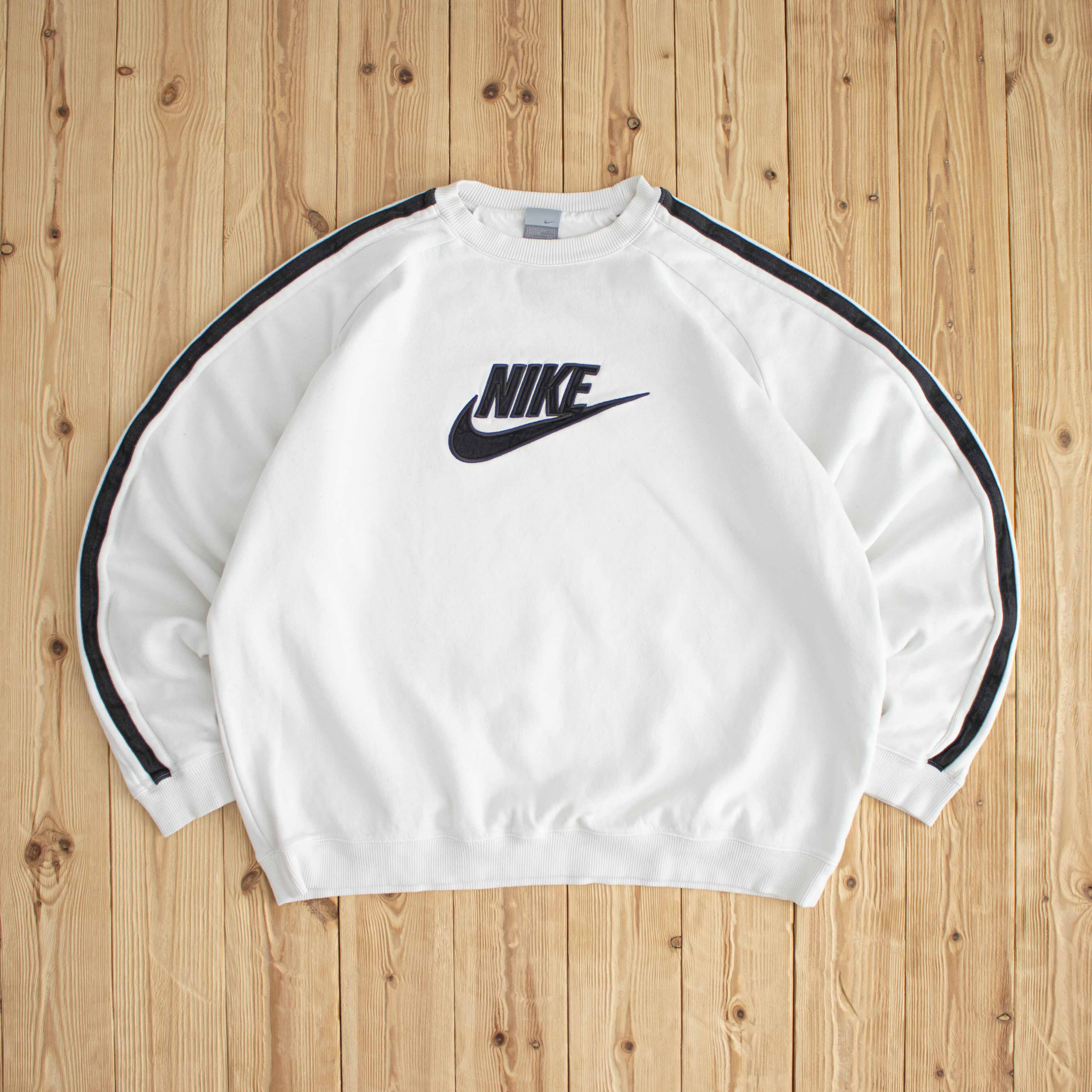 (L/XL) Nike Logo Vintage Embroidered Sweatshirt White