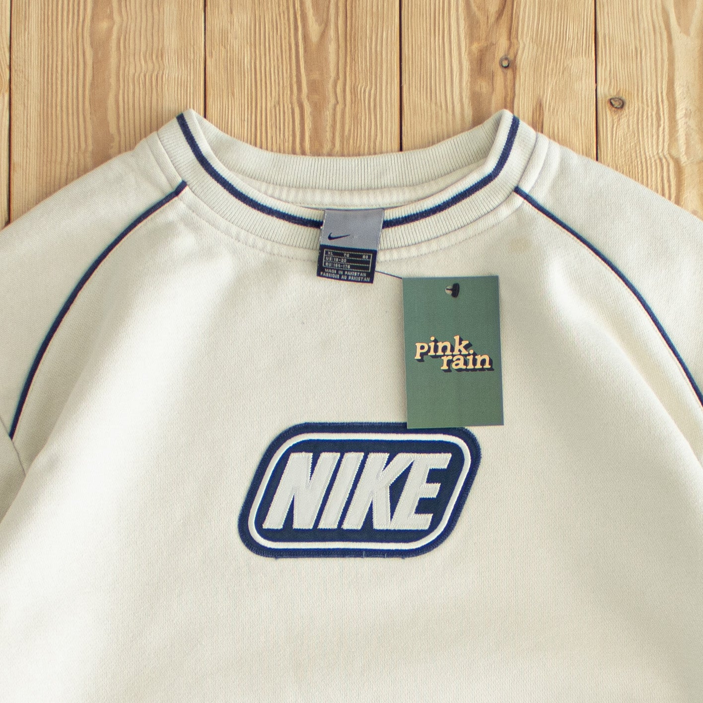 (M) Nike Spell Out Vintage Embroidered Sweatshirt Beige