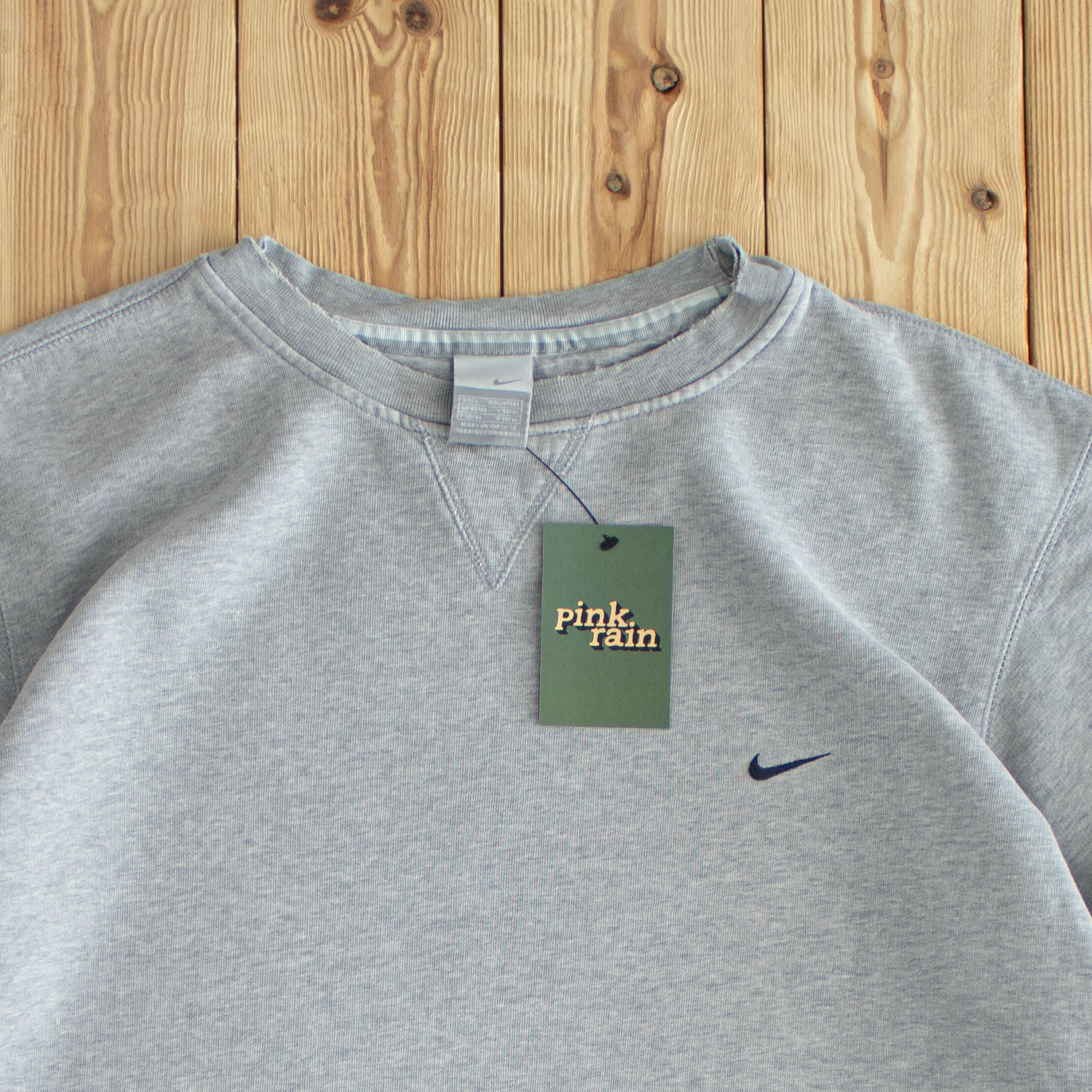 (L) Nike Essential Vintage Embroidered Sweatshirt Gray