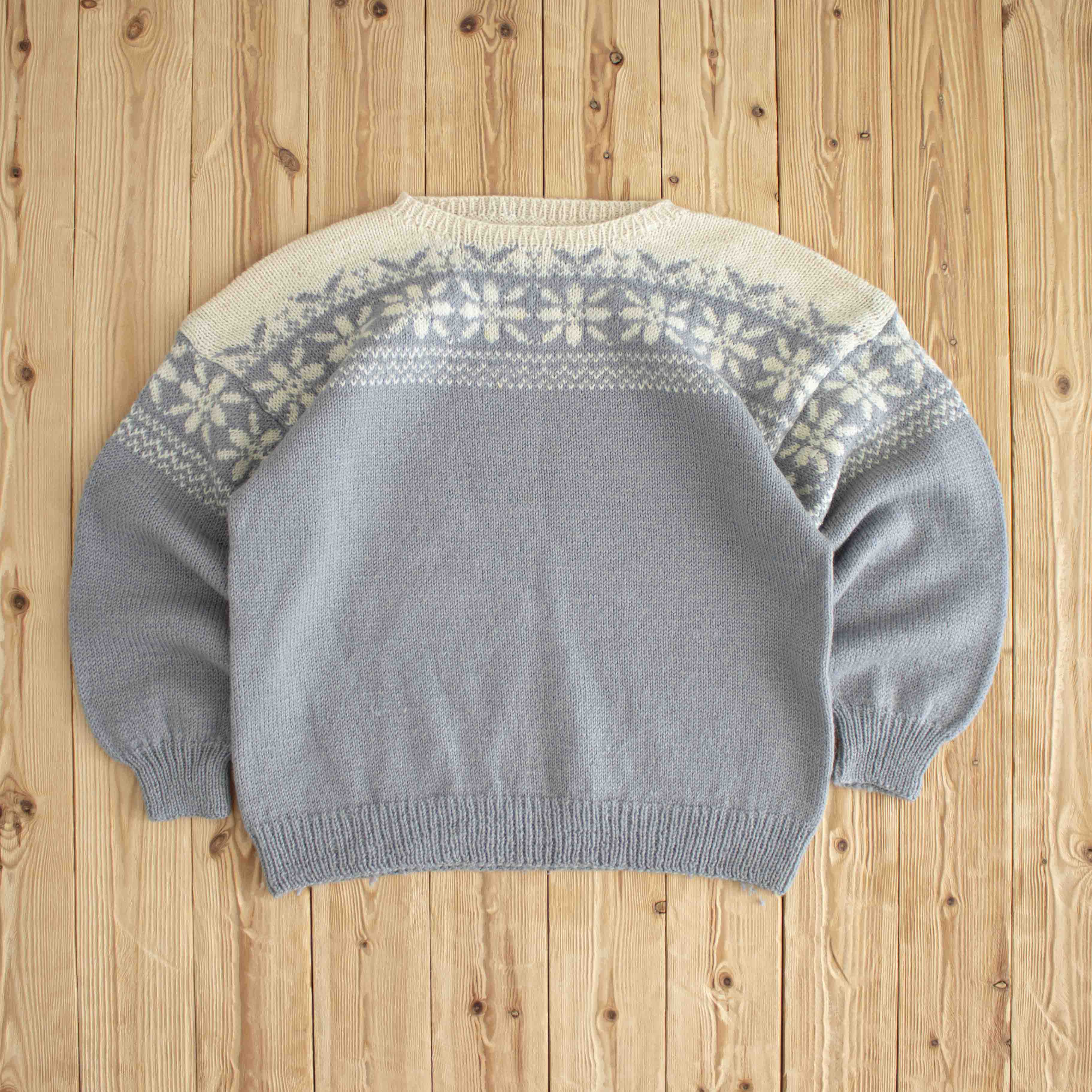 (M) Vintage Snowflake Sweater Gray