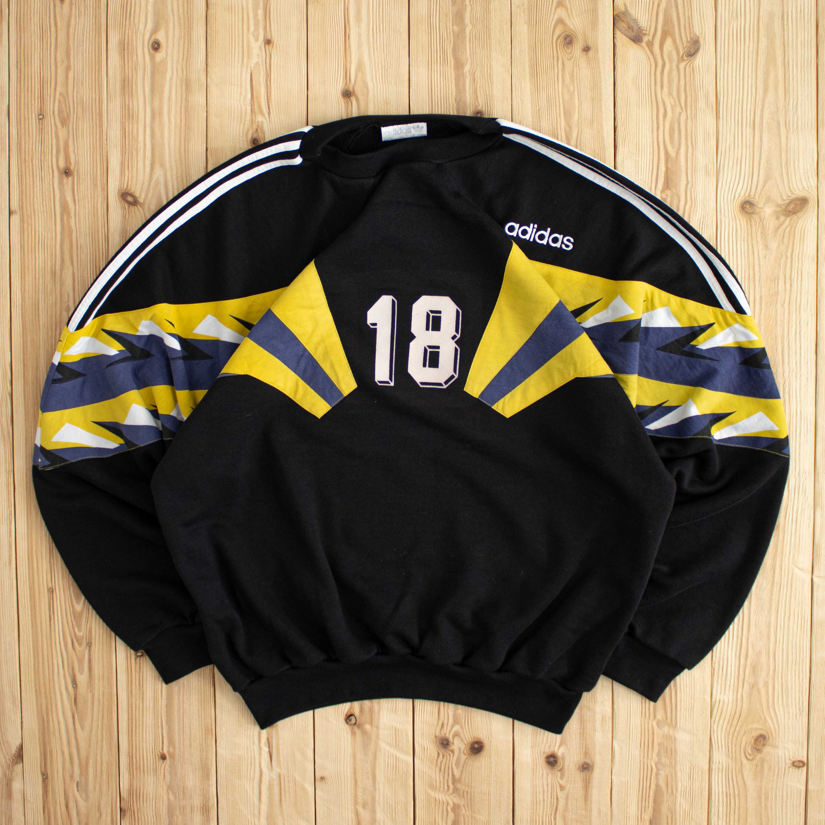 (L) Vintage Adidas Embroidered Sweatshirt