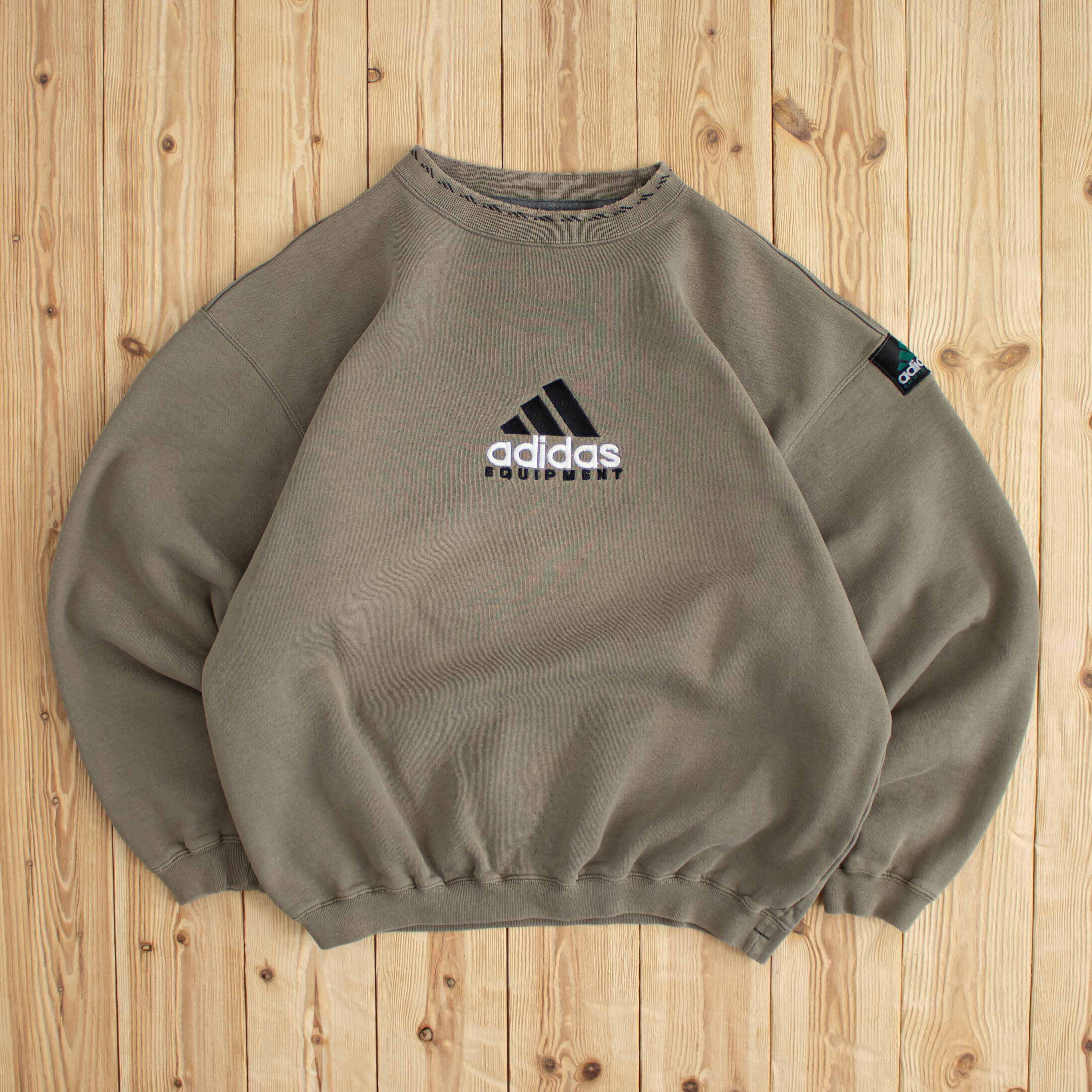 (L) Vintage Adidas Equipment Embroidered Sweatshirt