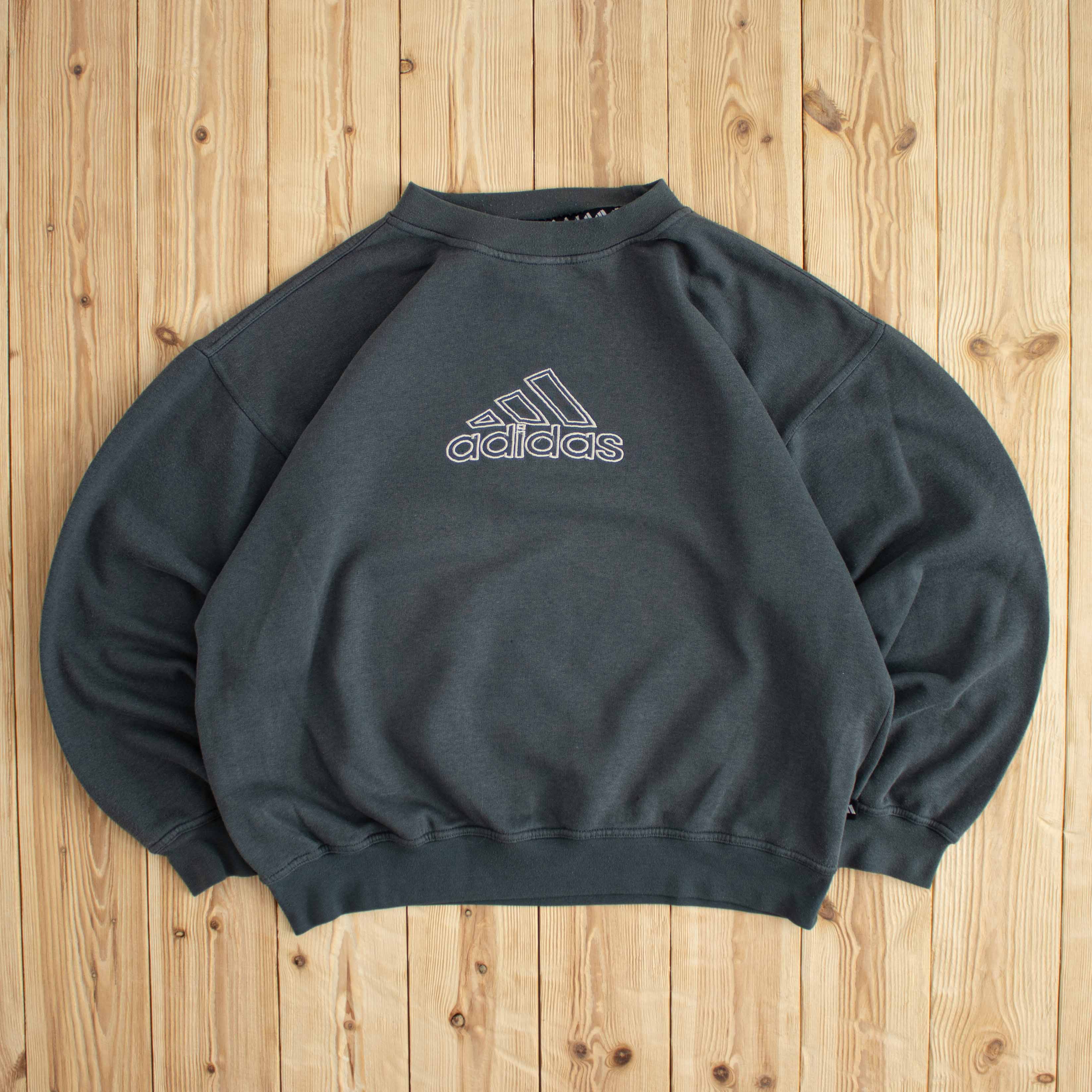(M) Vintage Adidas Spell Out Embroidered Sweatshirt
