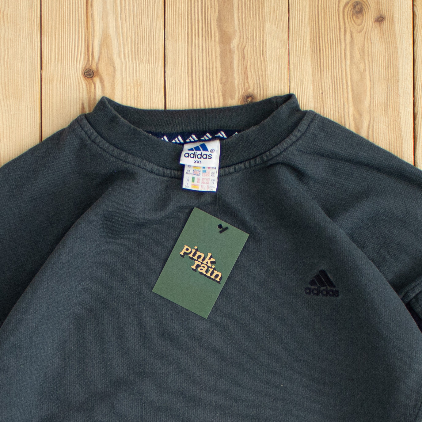 (M/L) Vintage Adidas Essential Embroidered Sweatshirt