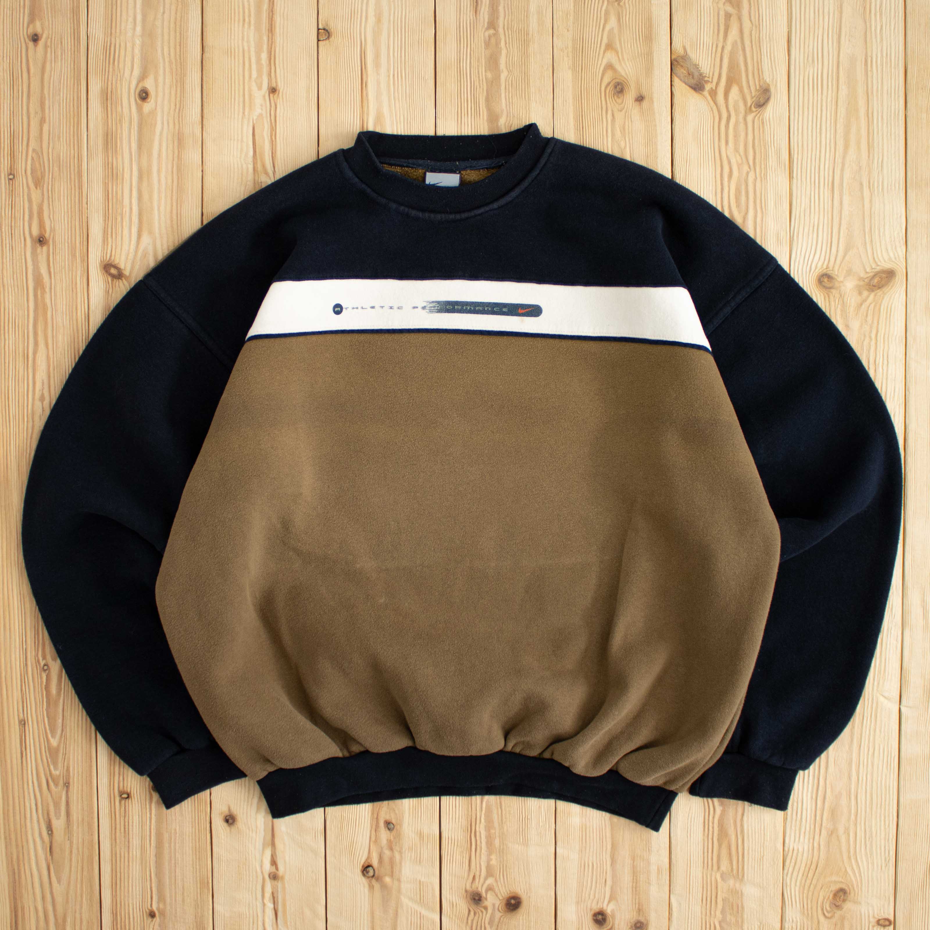 (L) Vintage Nike Athletic Performance Sweatshirt