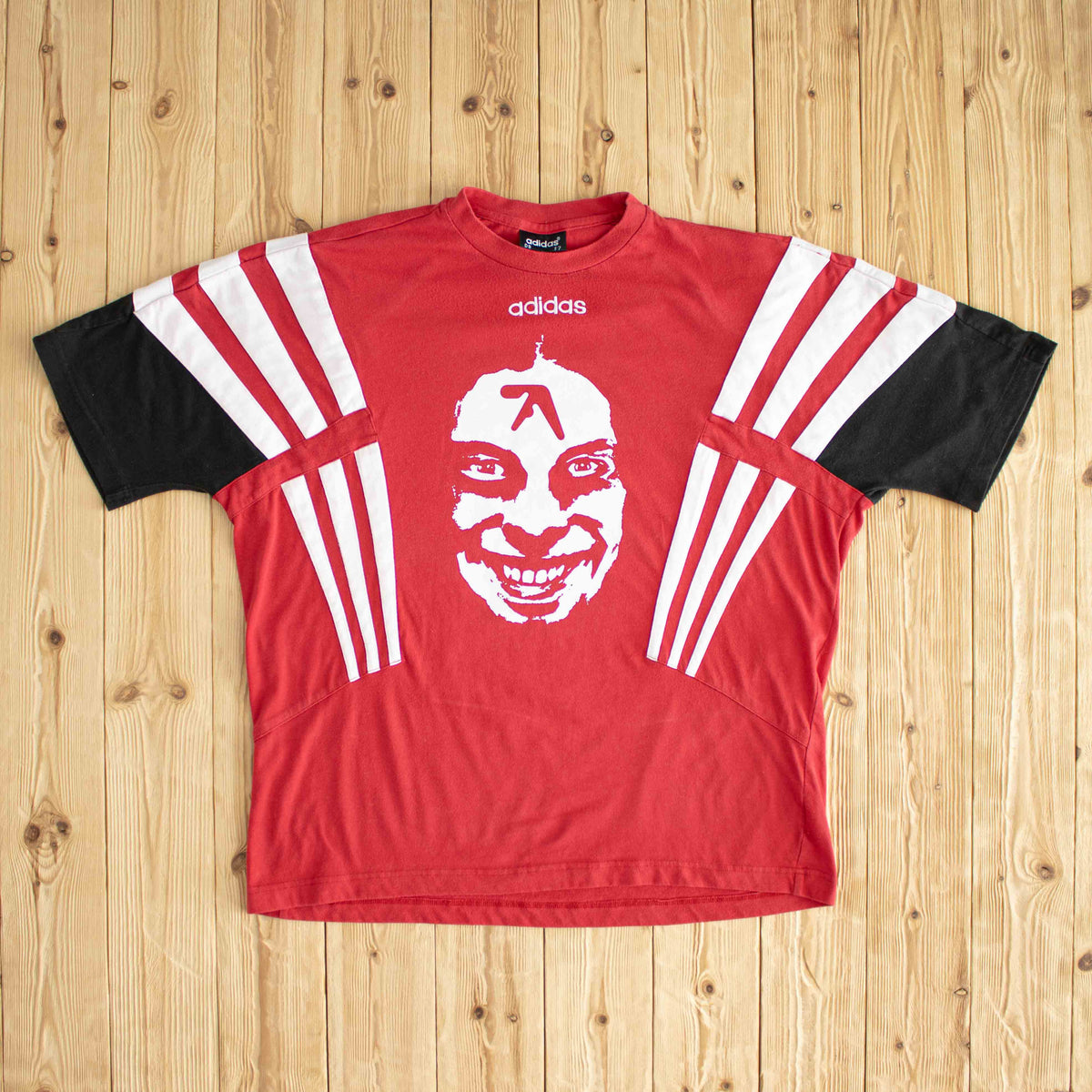 (L/XL) Adidas x Aphex Twin Vintage Embroidered T-Shirt Red