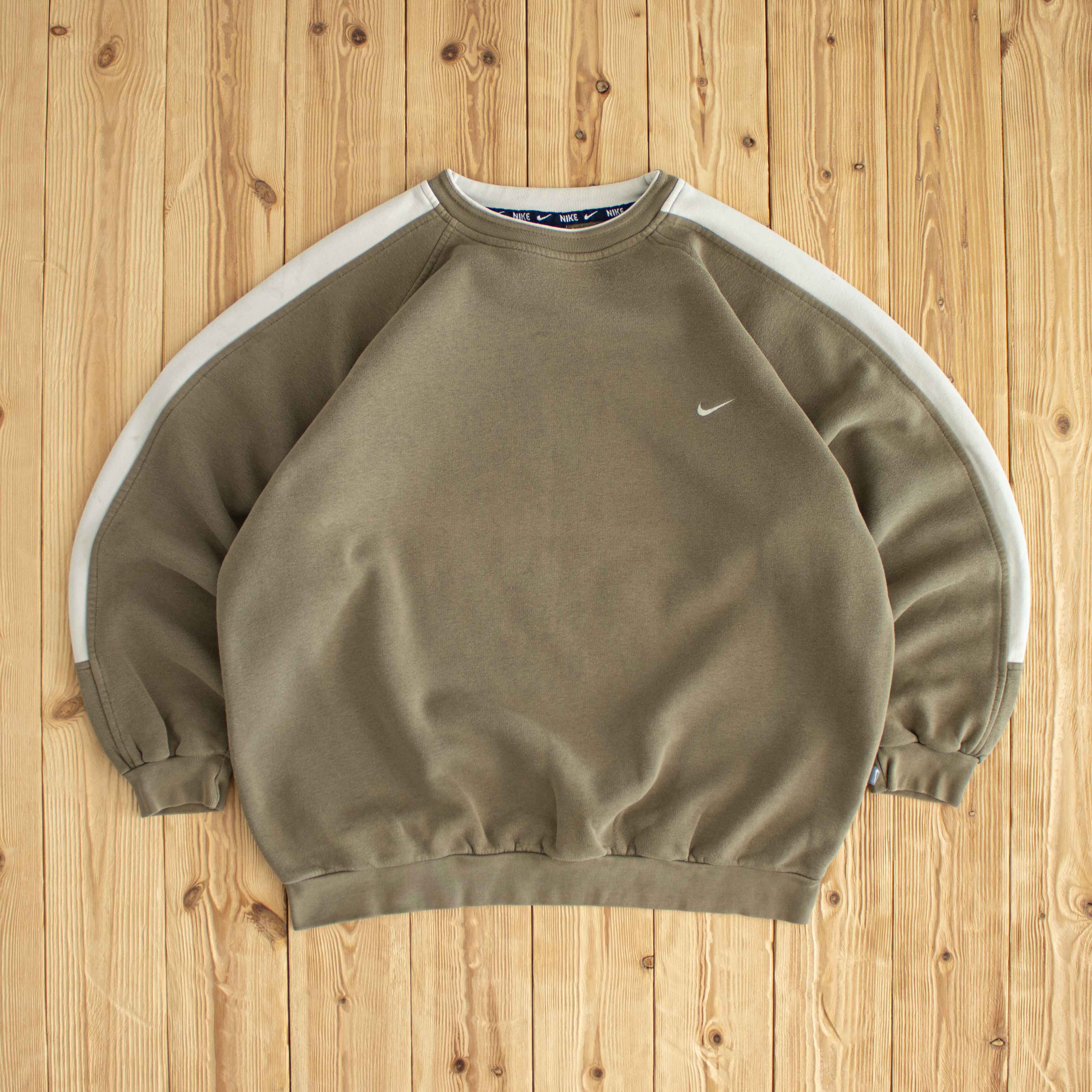 (L) Nike Vintage Essential Embroidered Sweatshirt Khaki Green