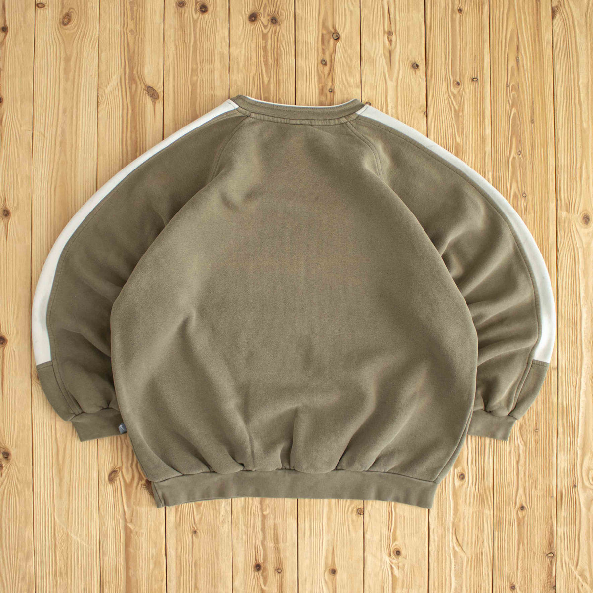 (L) Nike Vintage Essential Embroidered Sweatshirt Khaki Green