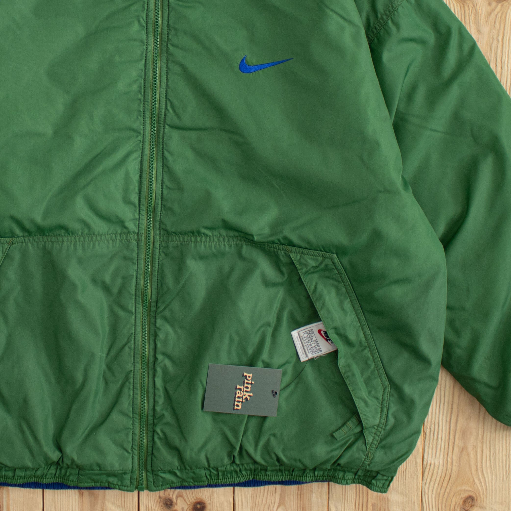 (L) Vintage Nike Embroidered Reversible Puffer Jacket
