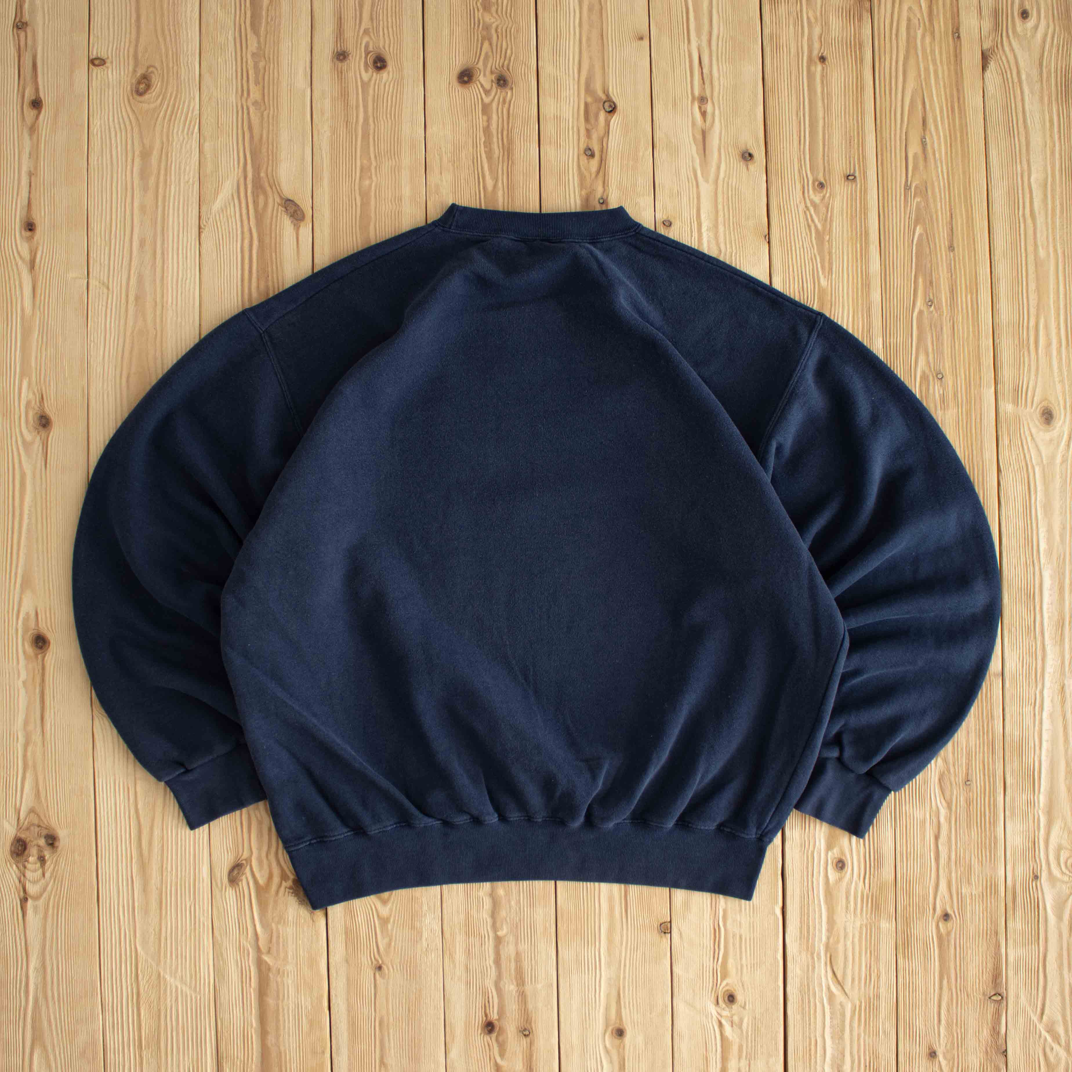 (L/XL) Champion Authentic Athletic Vintage Embroidered Sweatshirt Blue