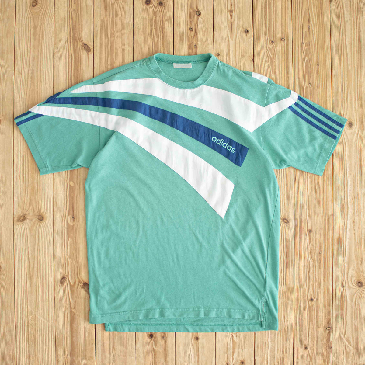 (M/L) Adidas Vintage Striped Embroidered T-Shirt Blue